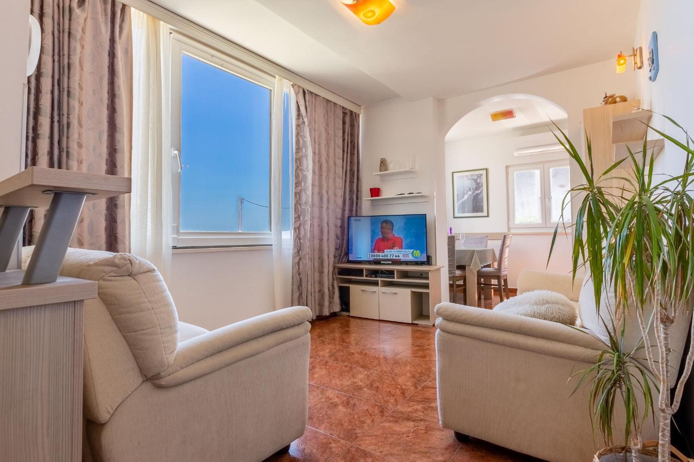 Lanterna Puntamika apt. near beach view 3