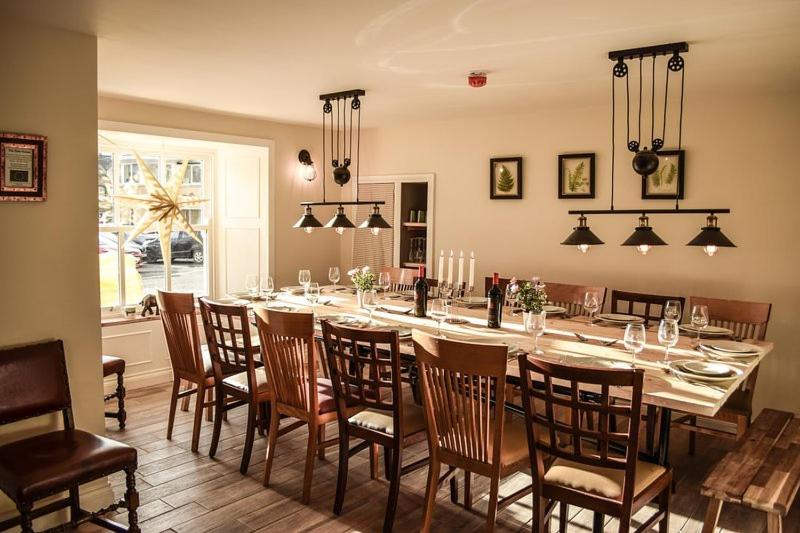 The Dale Manor view 4