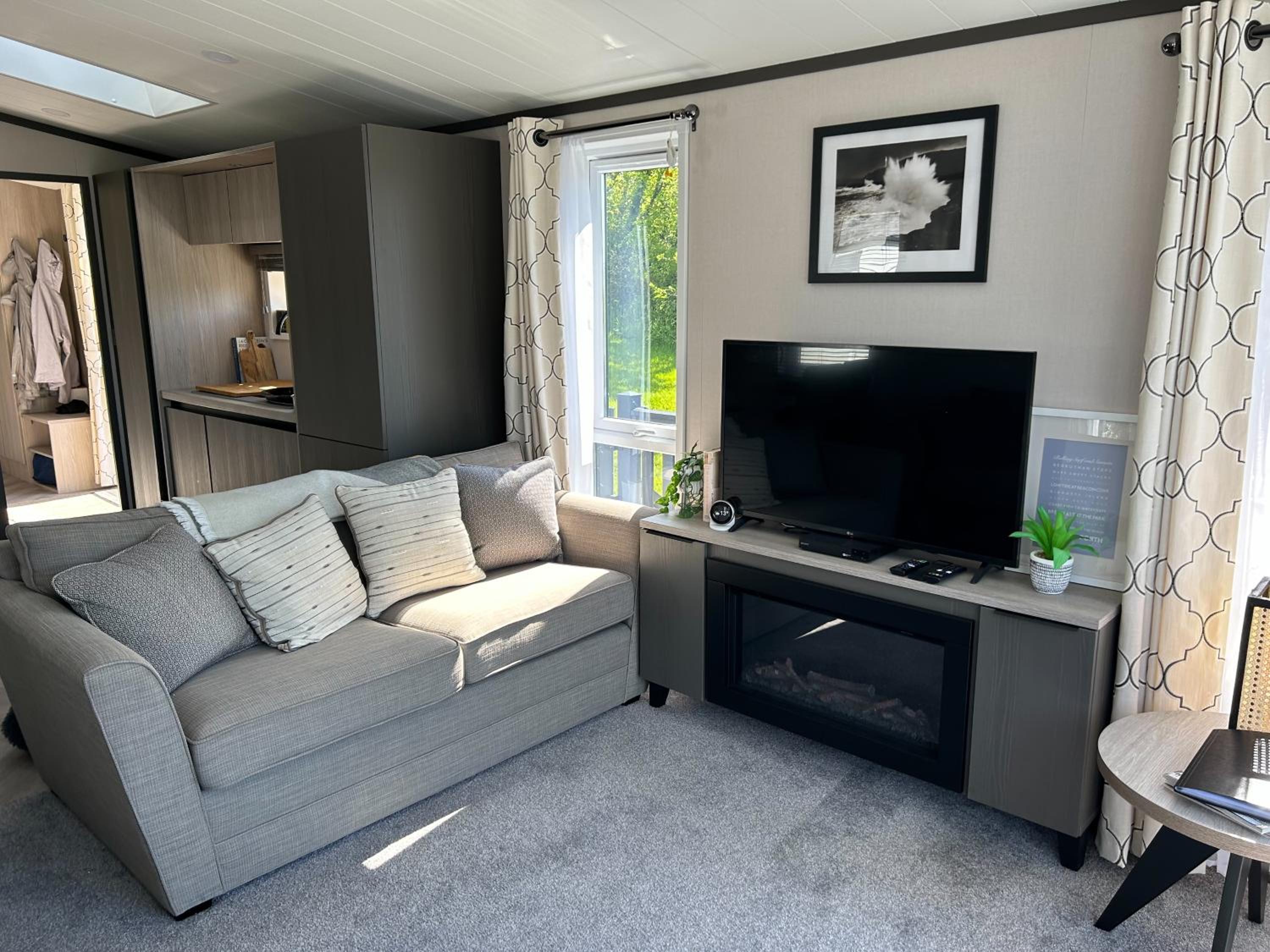 Mawgan Pads Lazy Days Lodge view 5