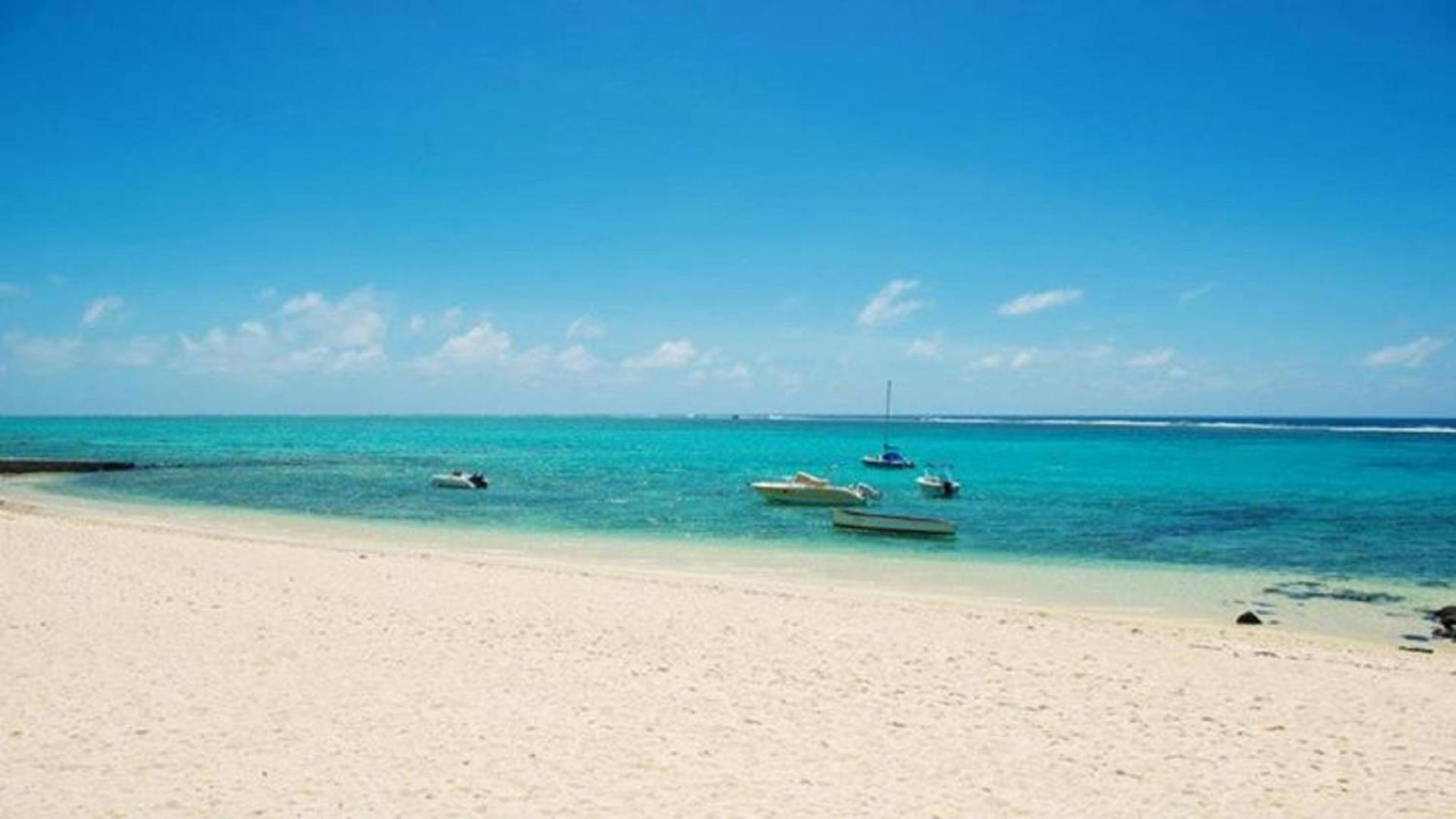 Coral Bay by Dream Escapes