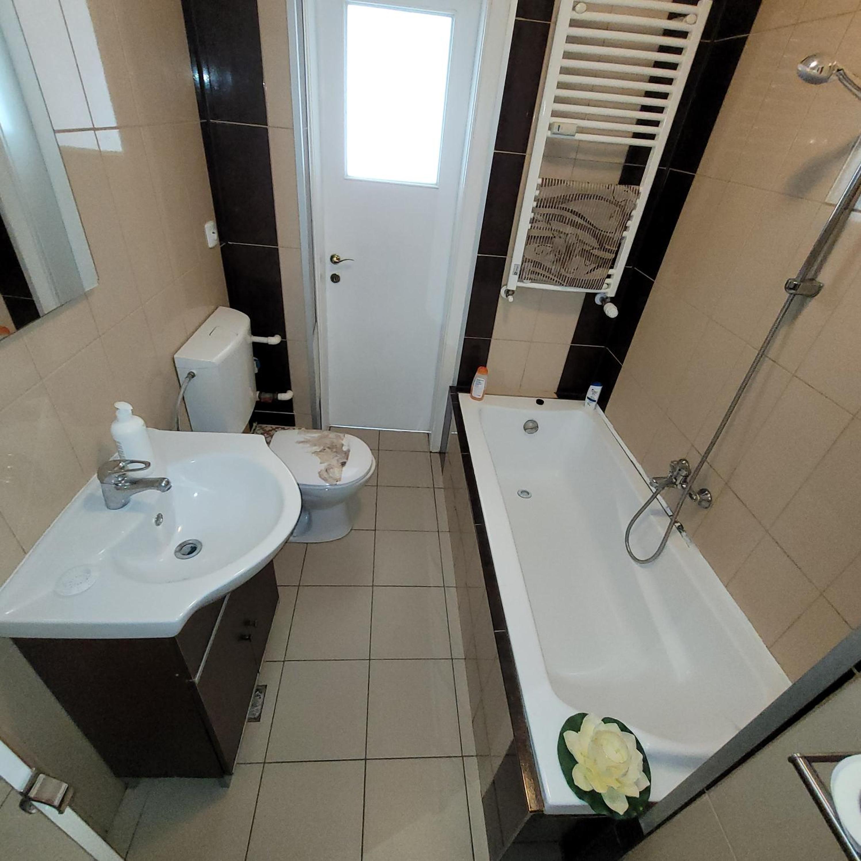 Anastasia Apt 24B Beautiful View view 4