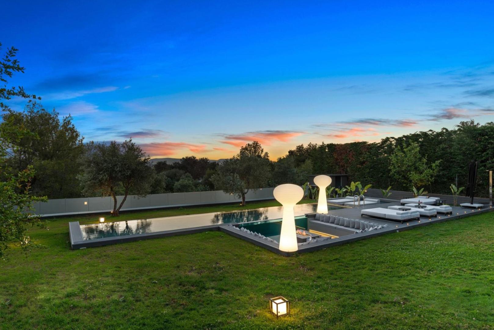 Chania lux villa with Heated pool view 4