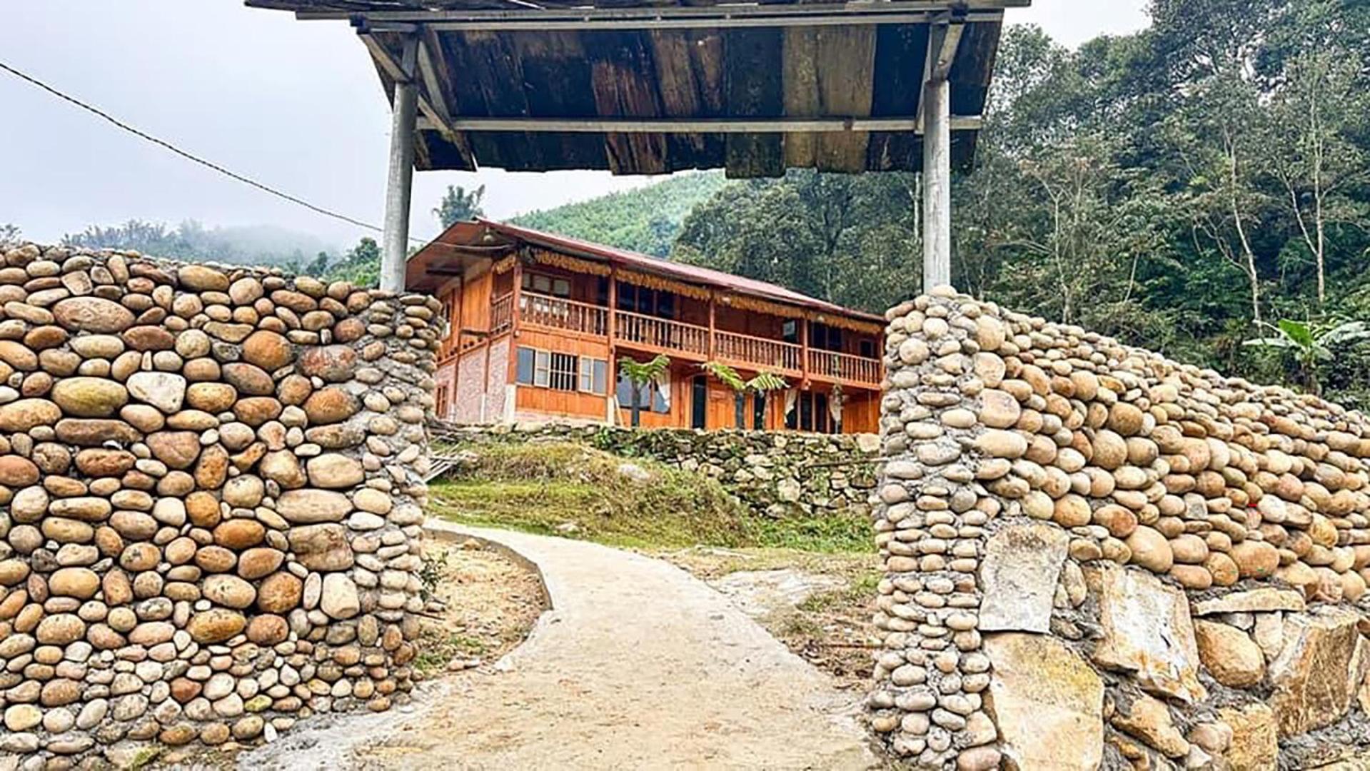 Sapa Local Guide Homestay Trek 2 Days 1 Night or Multi-Day Trekking