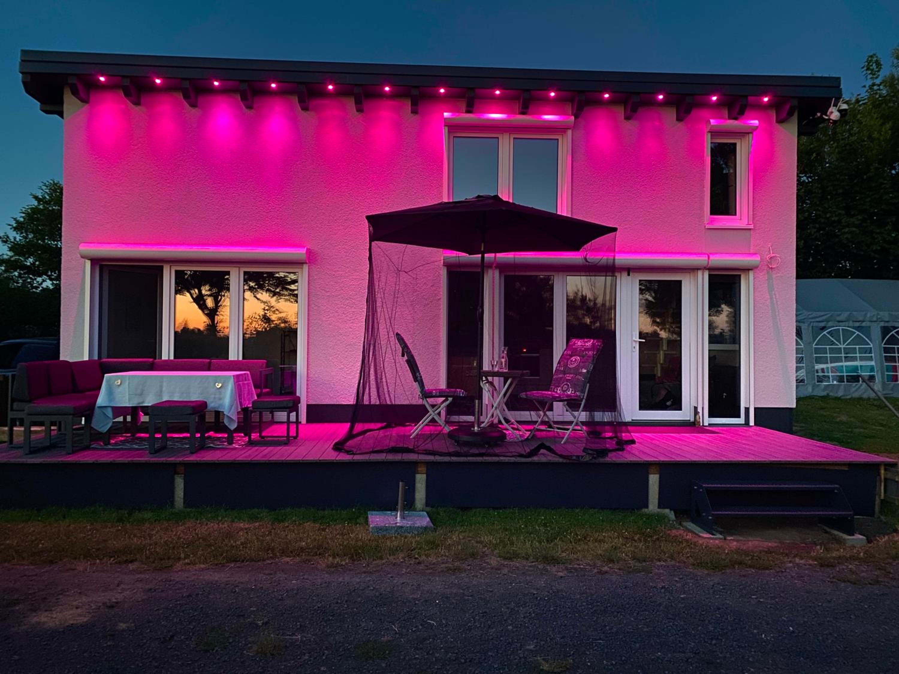 House of Happiness mit Seeblick