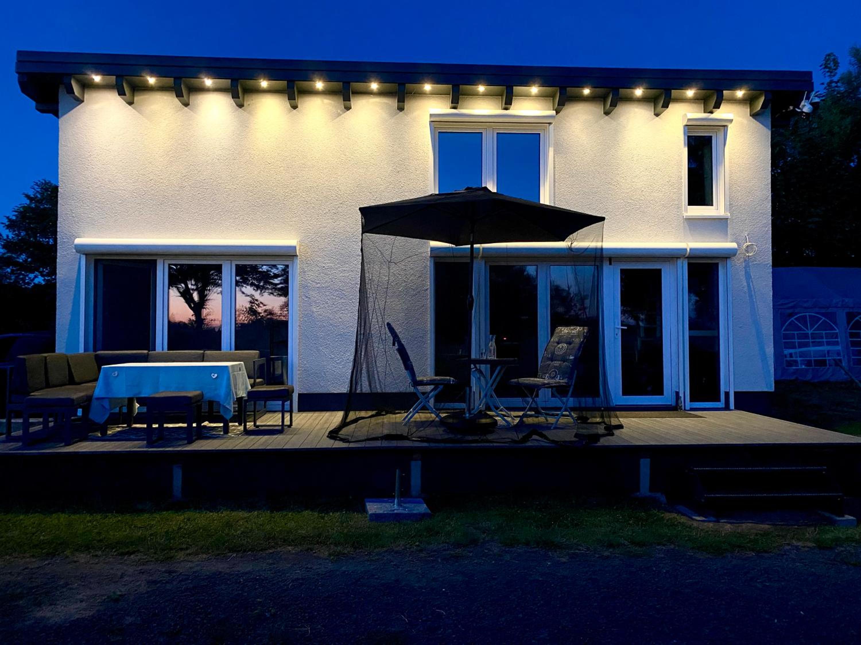 House of Happiness mit Seeblick
