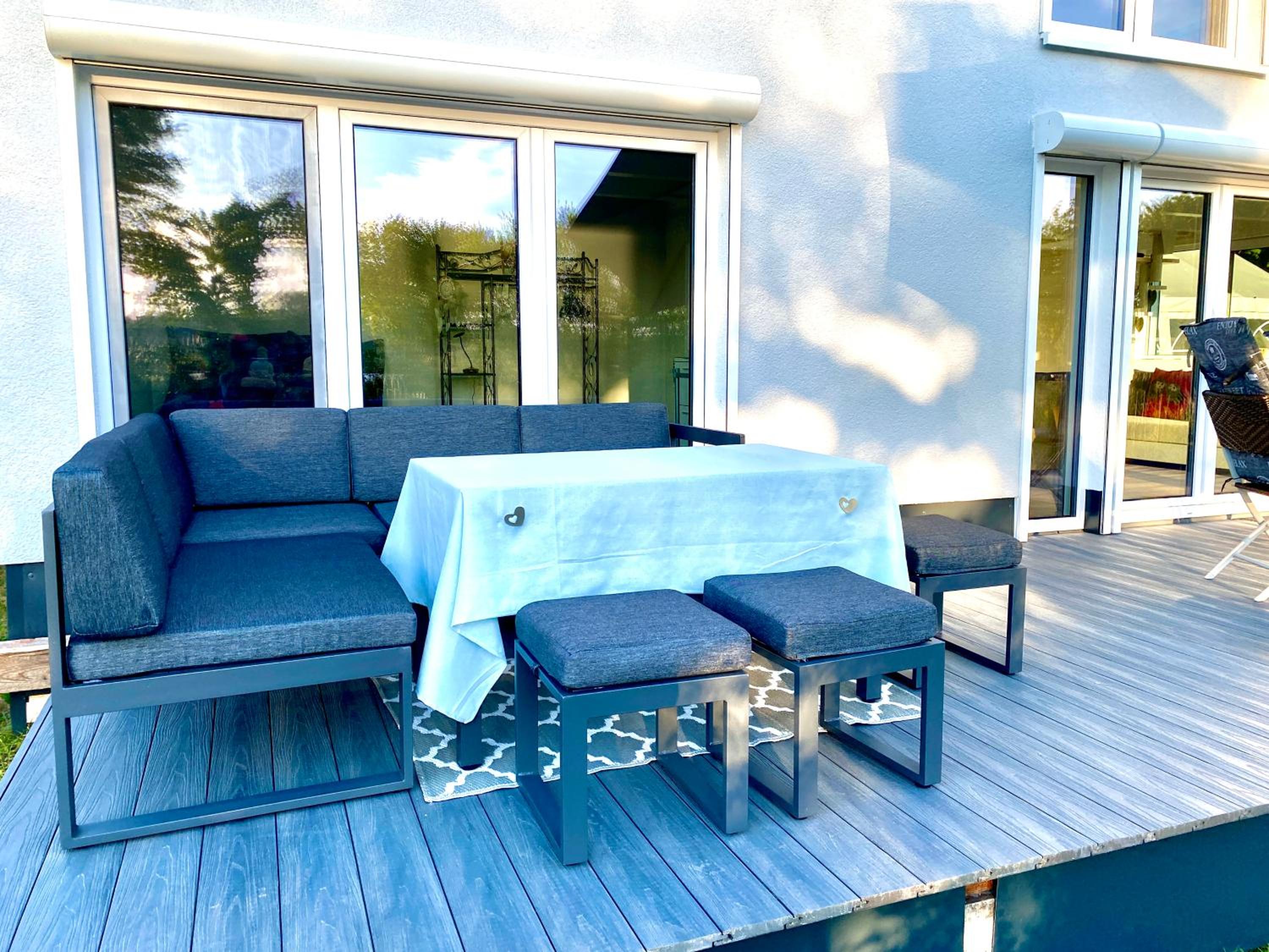House of Happiness mit Seeblick