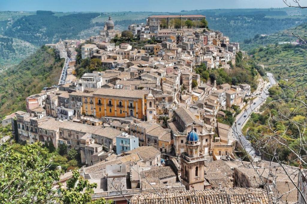 [Centro città] A 5 min dal mare, Netflix e WiFi view 3