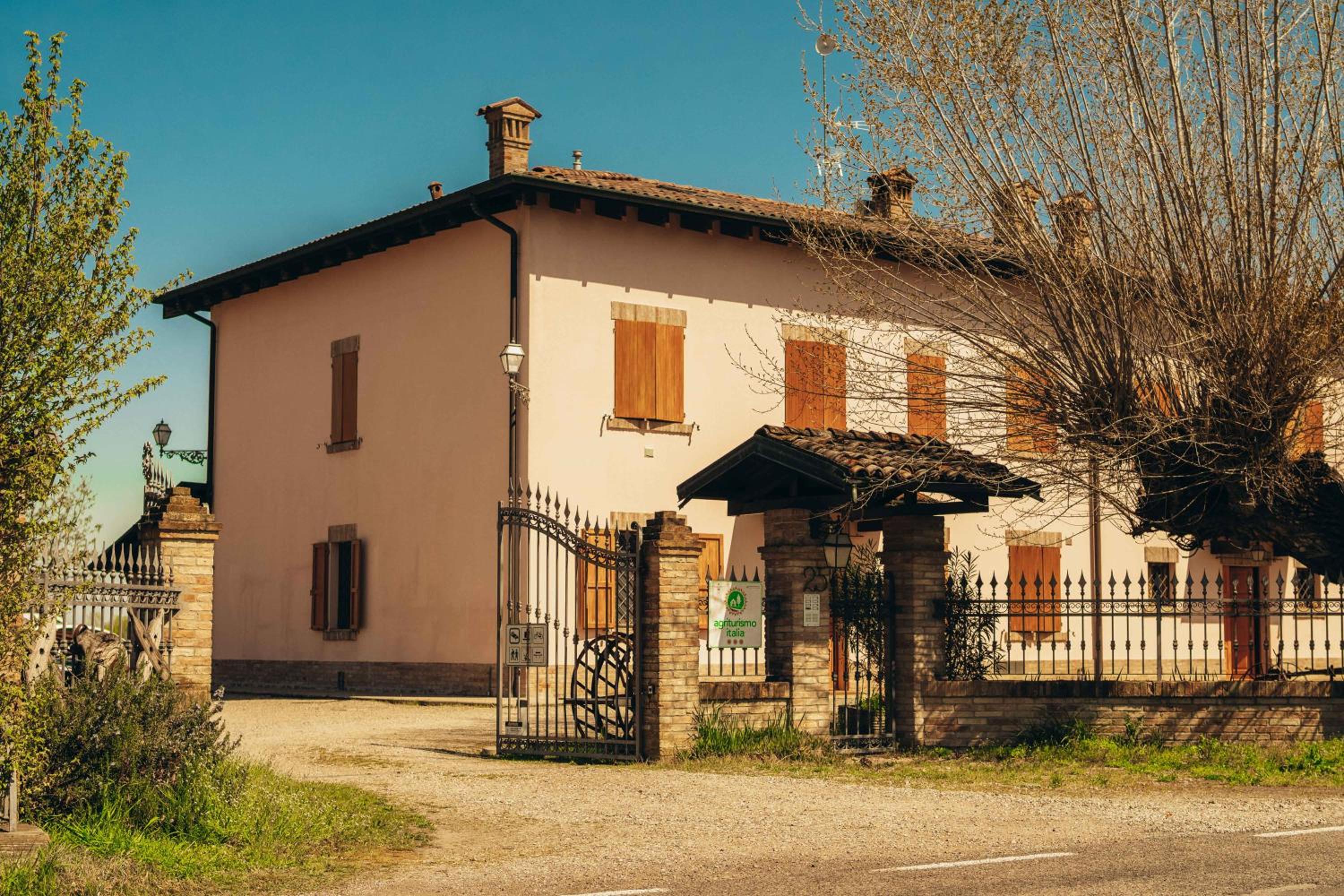 Agriturismo Garzolé view 3