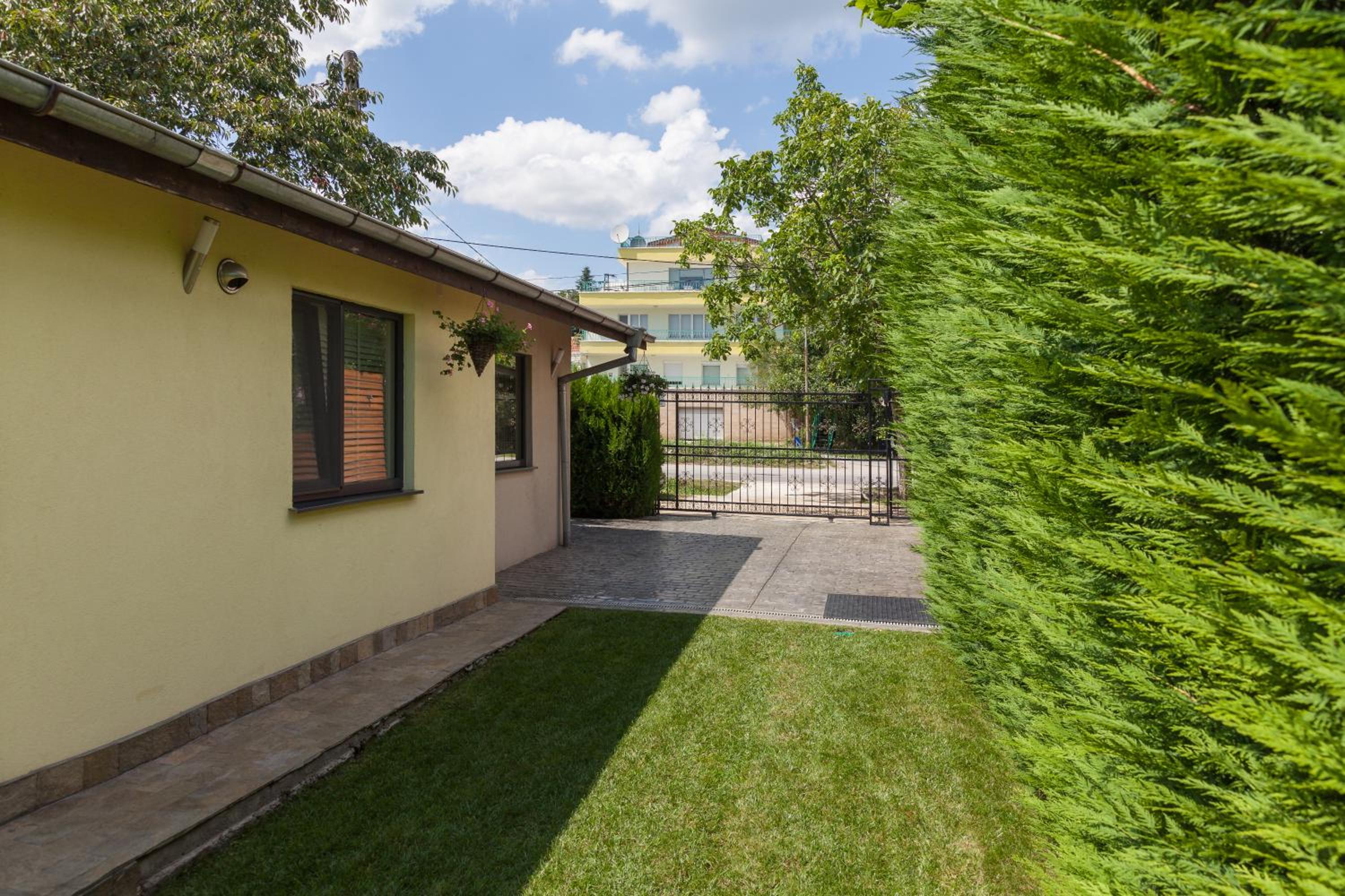VARNA KABAKUM HOUSE
