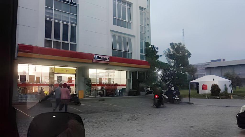 Hotel The Suites Metro by KS Property - Image 1