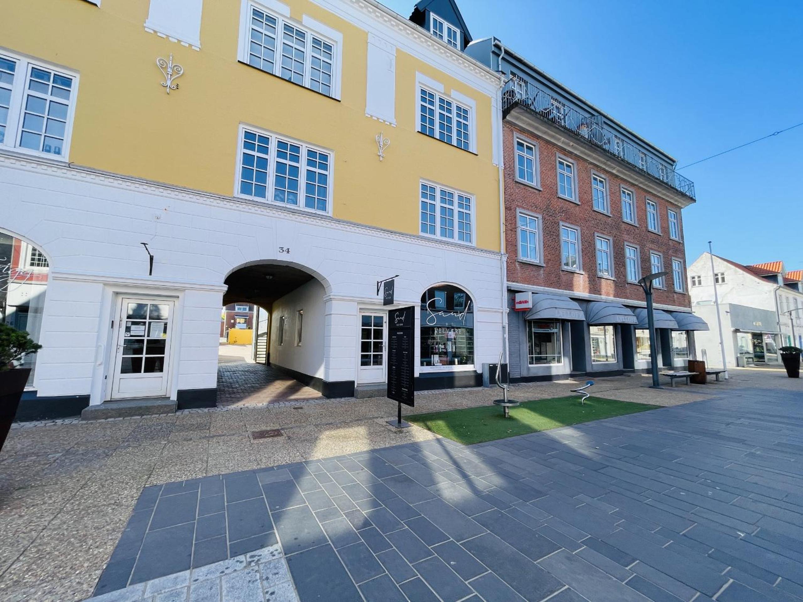 Hotel aday - Charming apartment in the pedestrian street of Frederikshavn - Image 1