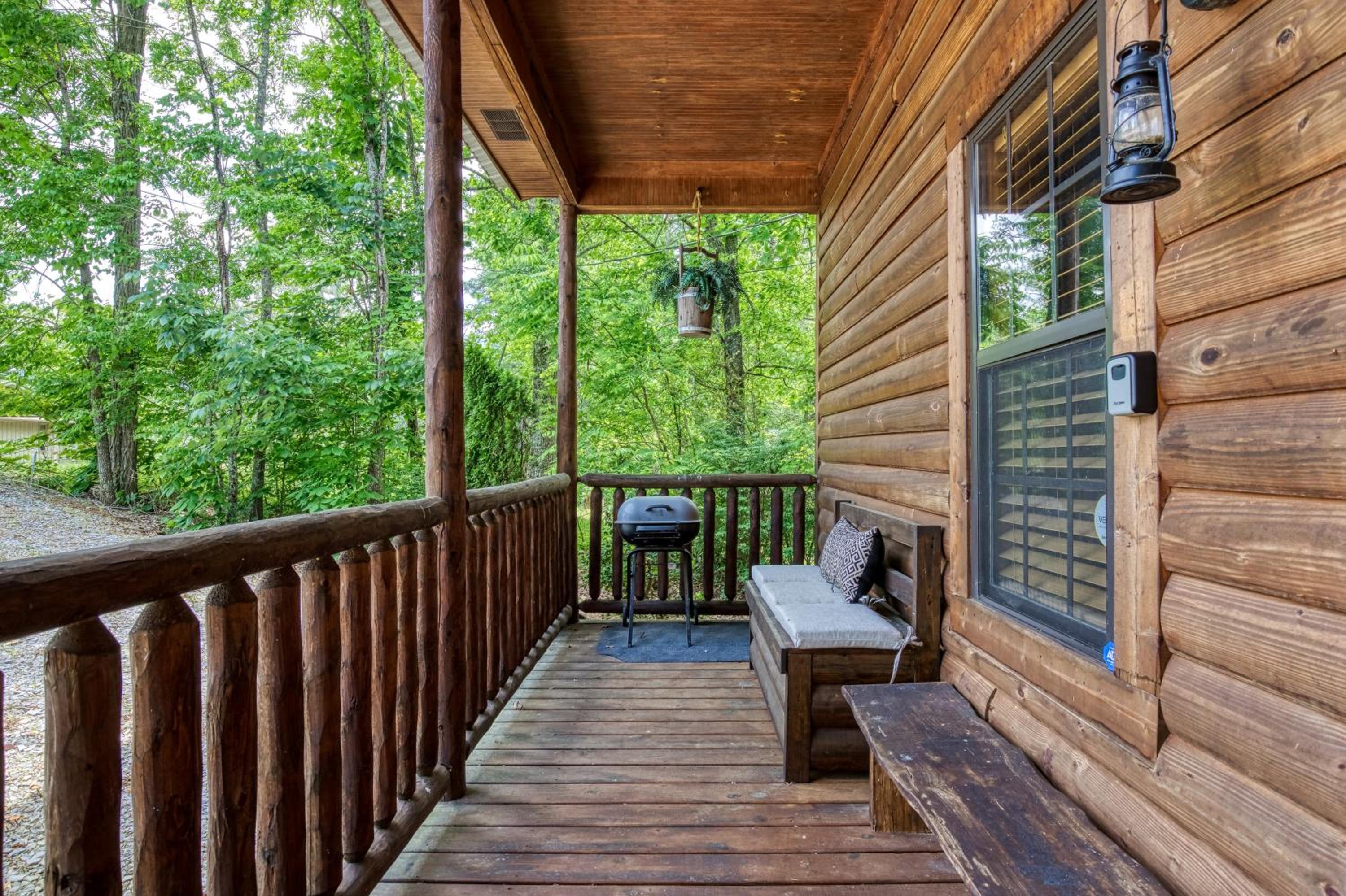 Haleywood Hollow, FREE Attraction tickets for each paid day, Arcade, WIFI!!!