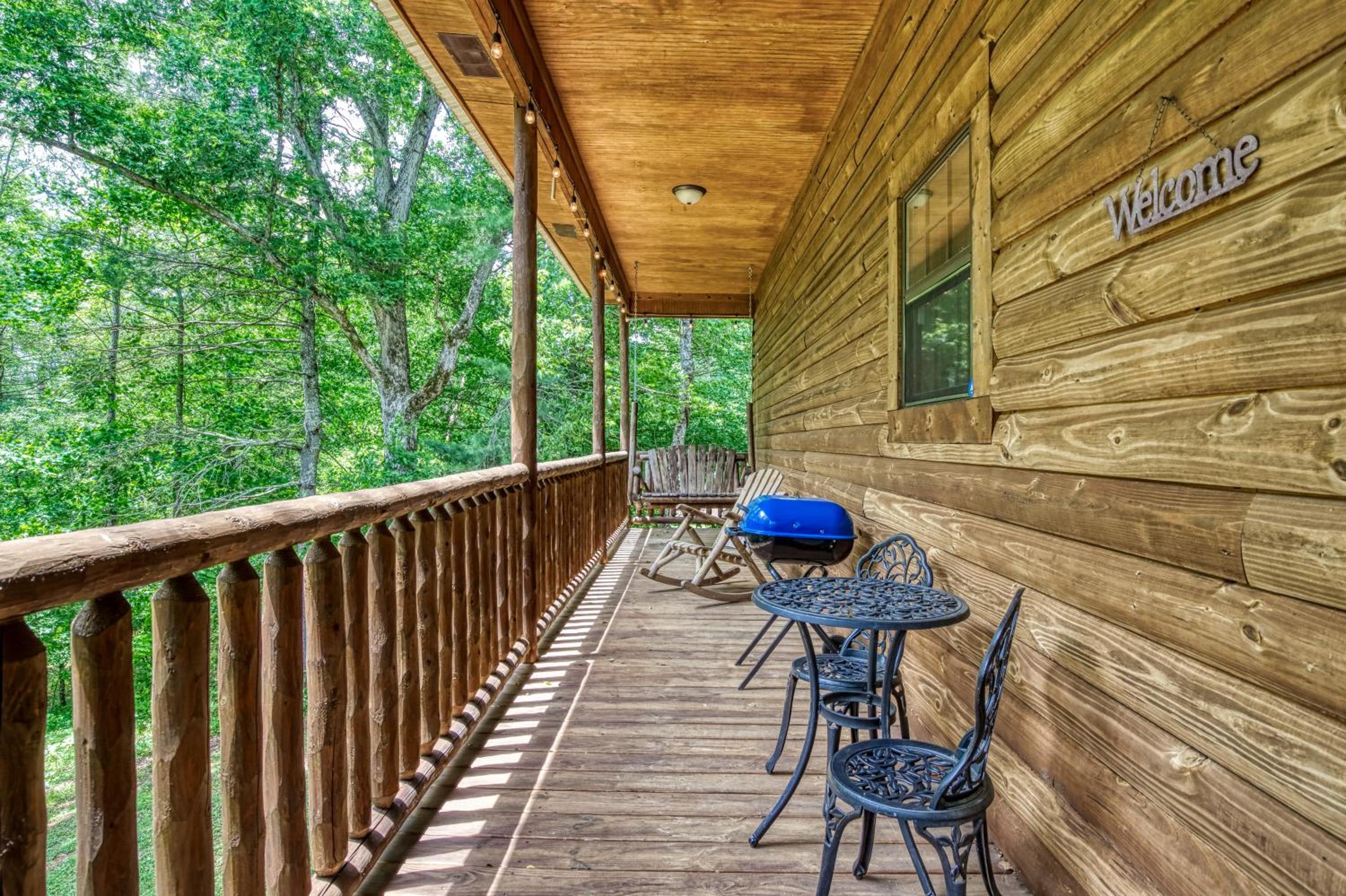 Haleywood Hollow, FREE Attraction tickets for each paid day, Arcade, WIFI!!!