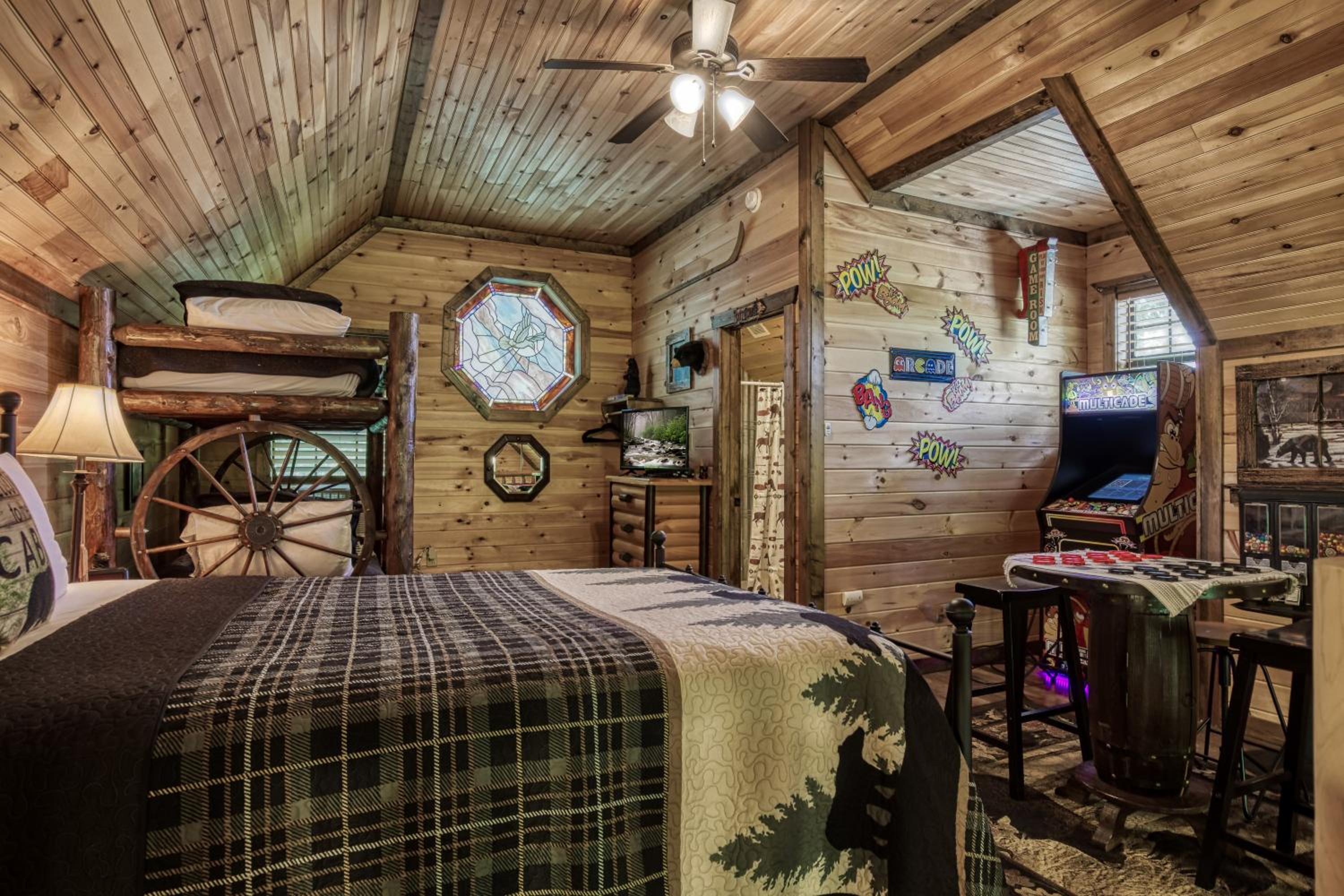 Haleywood Hollow, FREE Attraction tickets for each paid day, Arcade, WIFI!!!