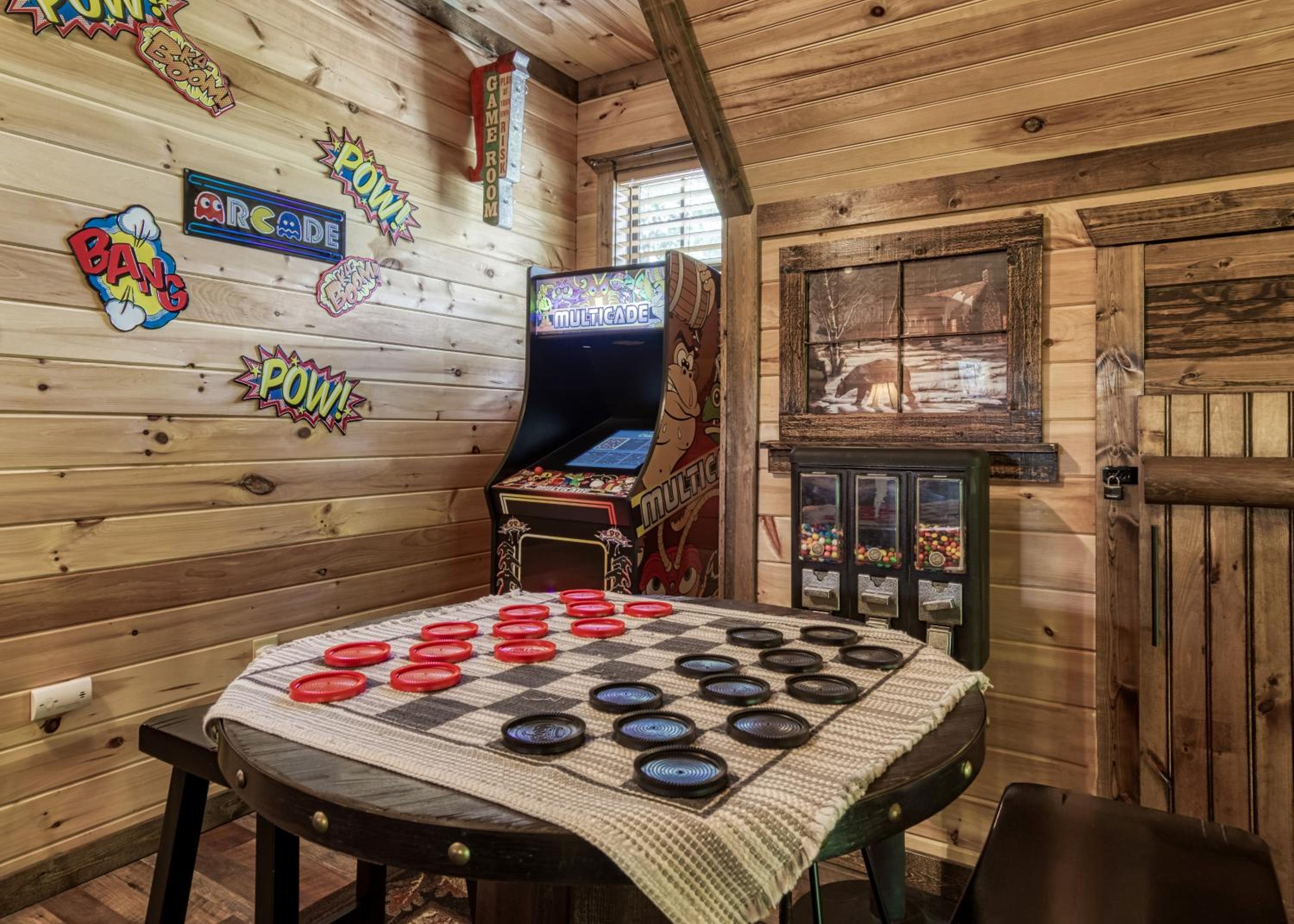Haleywood Hollow, FREE Attraction tickets for each paid day, Arcade, WIFI!!!