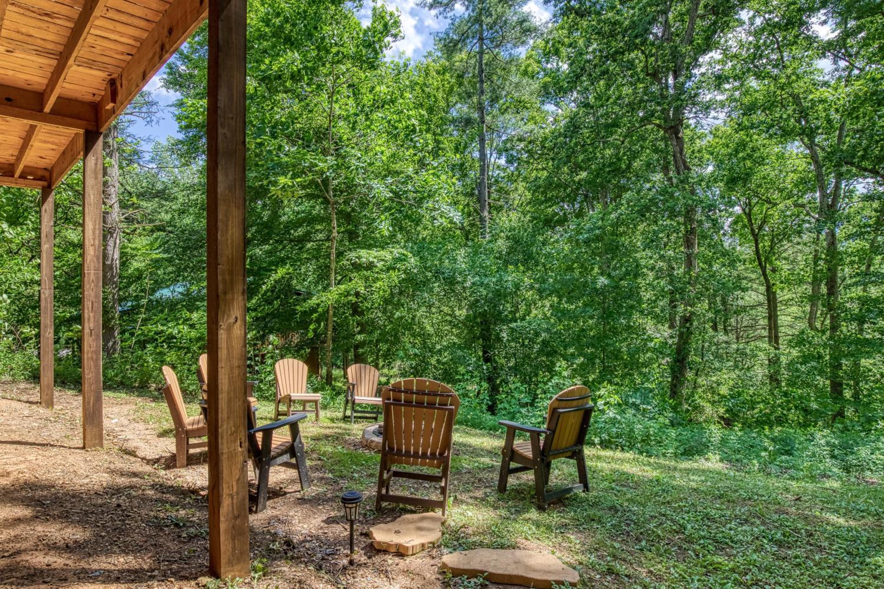 Haleywood Hollow, FREE Attraction tickets for each paid day, Arcade, WIFI!!!