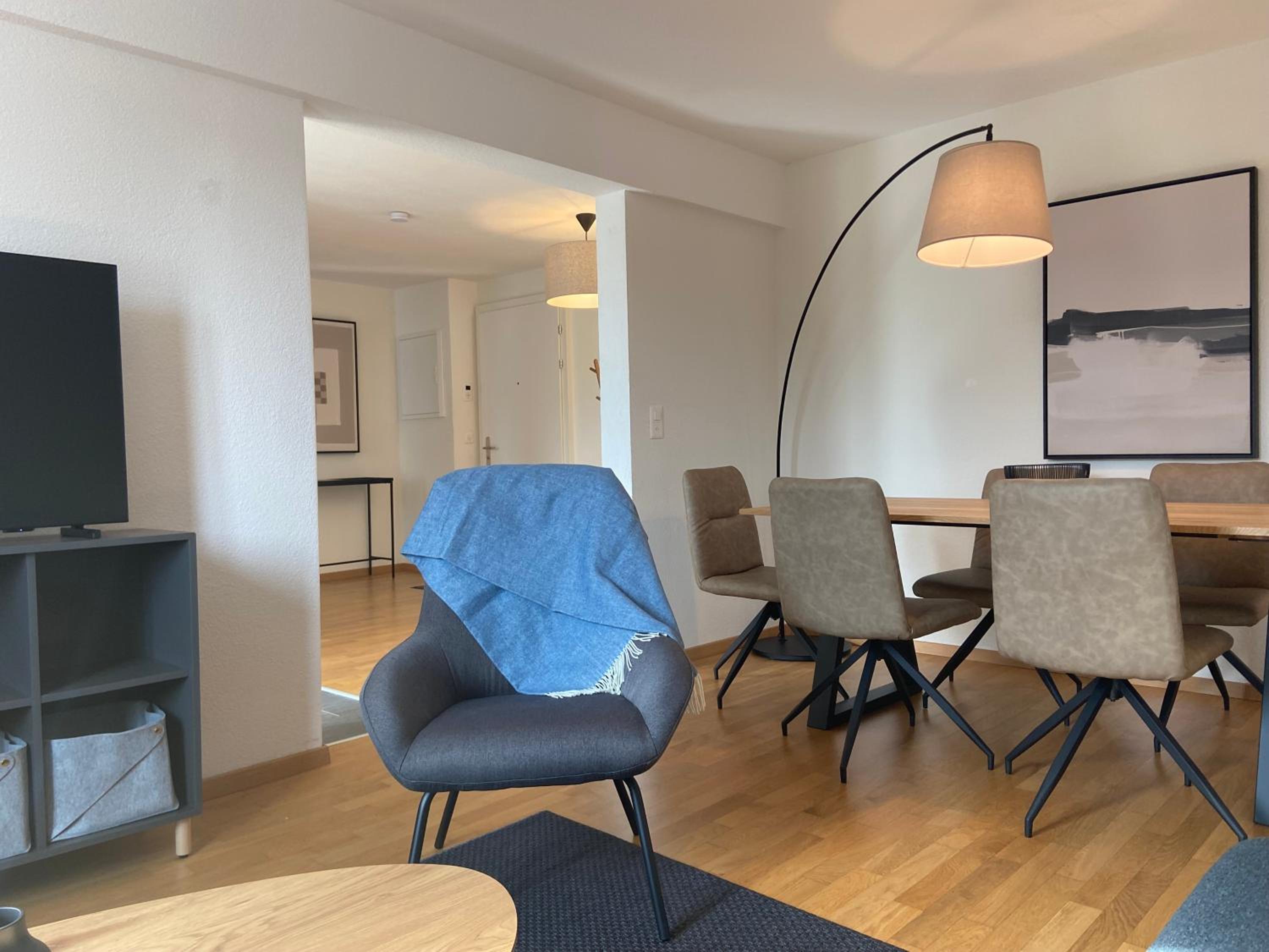 Modern 3BDR Duplex with Skyroof in Trendy Zurich West