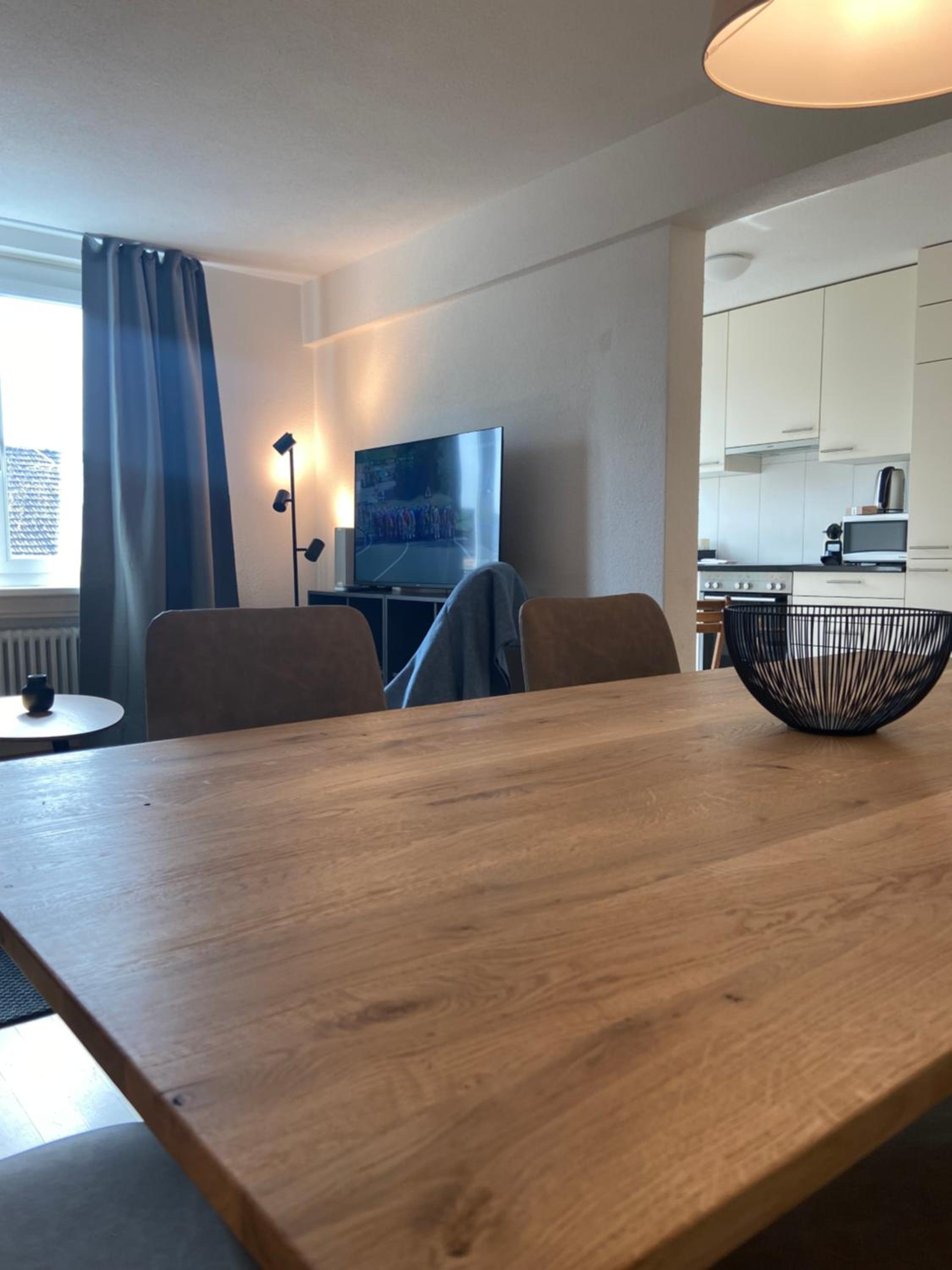 Modern 3BDR Duplex with Skyroof in Trendy Zurich West