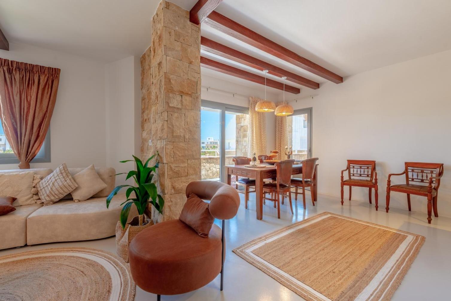 Chic & Modern 3BR in Swan Lake El Gouna Private Terrace & Lagoon access view 5