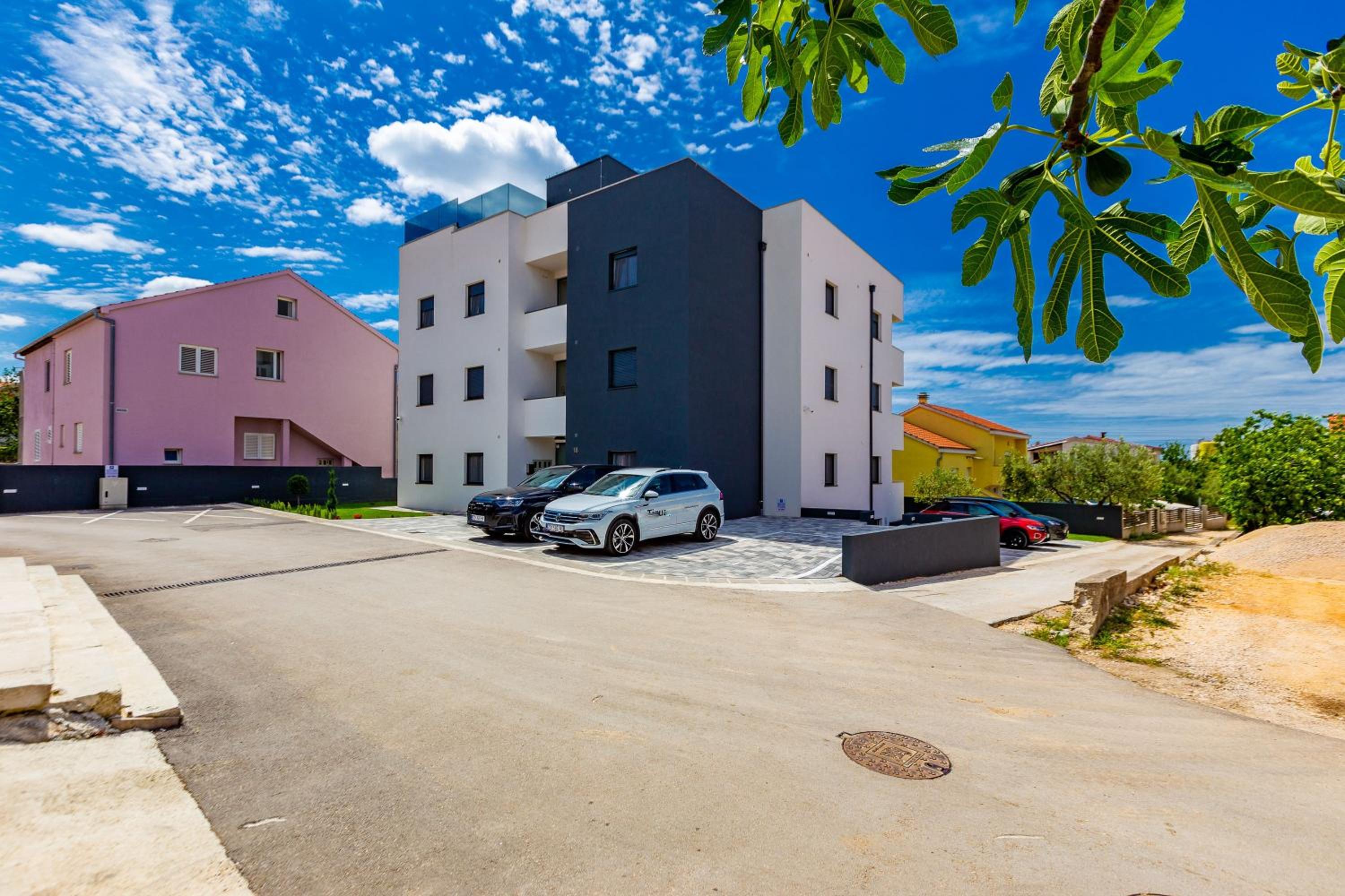 LPL Luxury Apartments