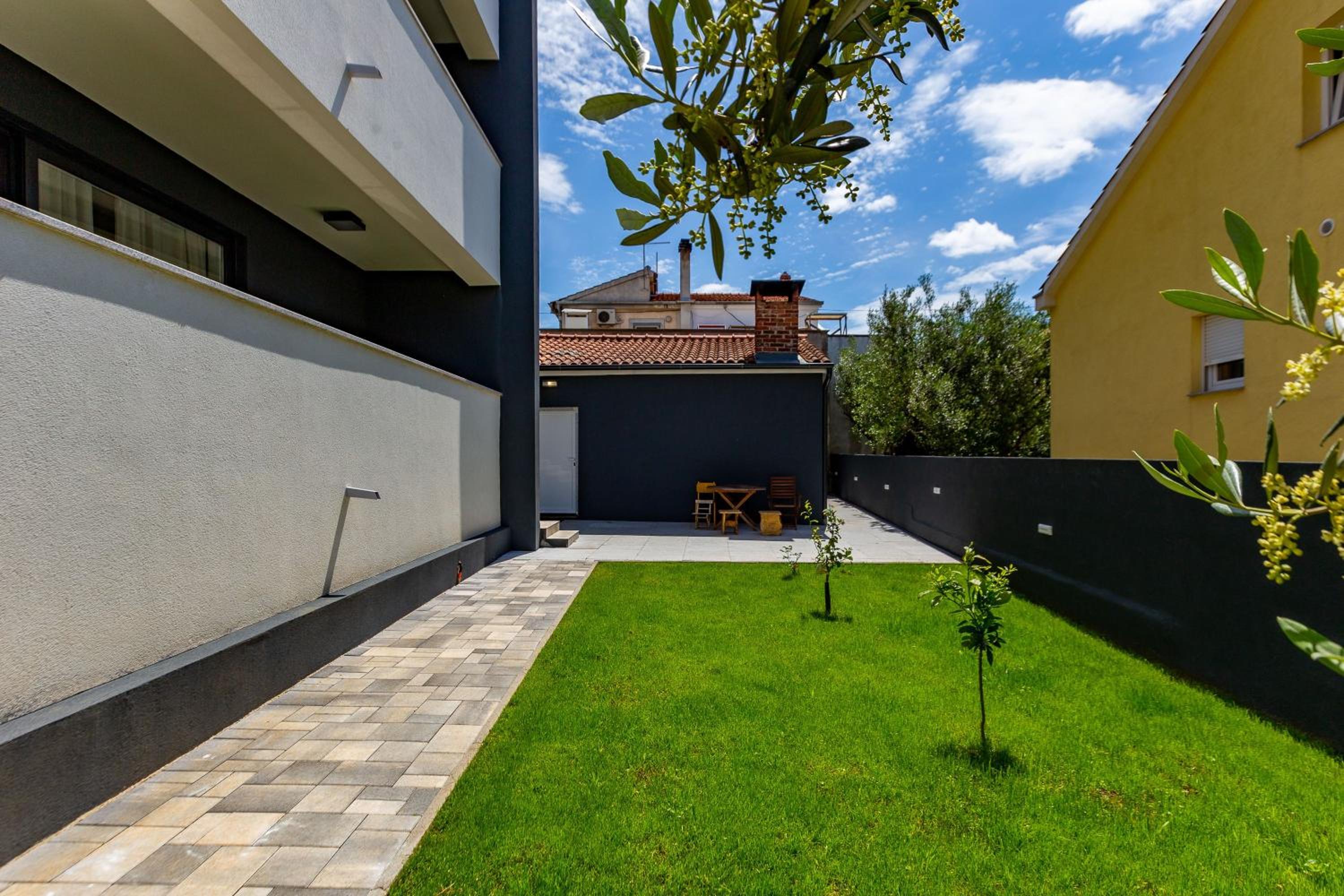 LPL Luxury Apartments