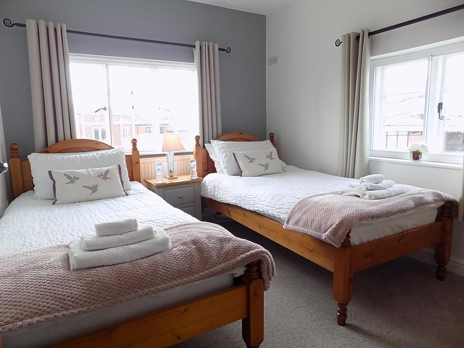 Three-Time Award Winning 1700's Grd 2 listed cottage near Stonehenge