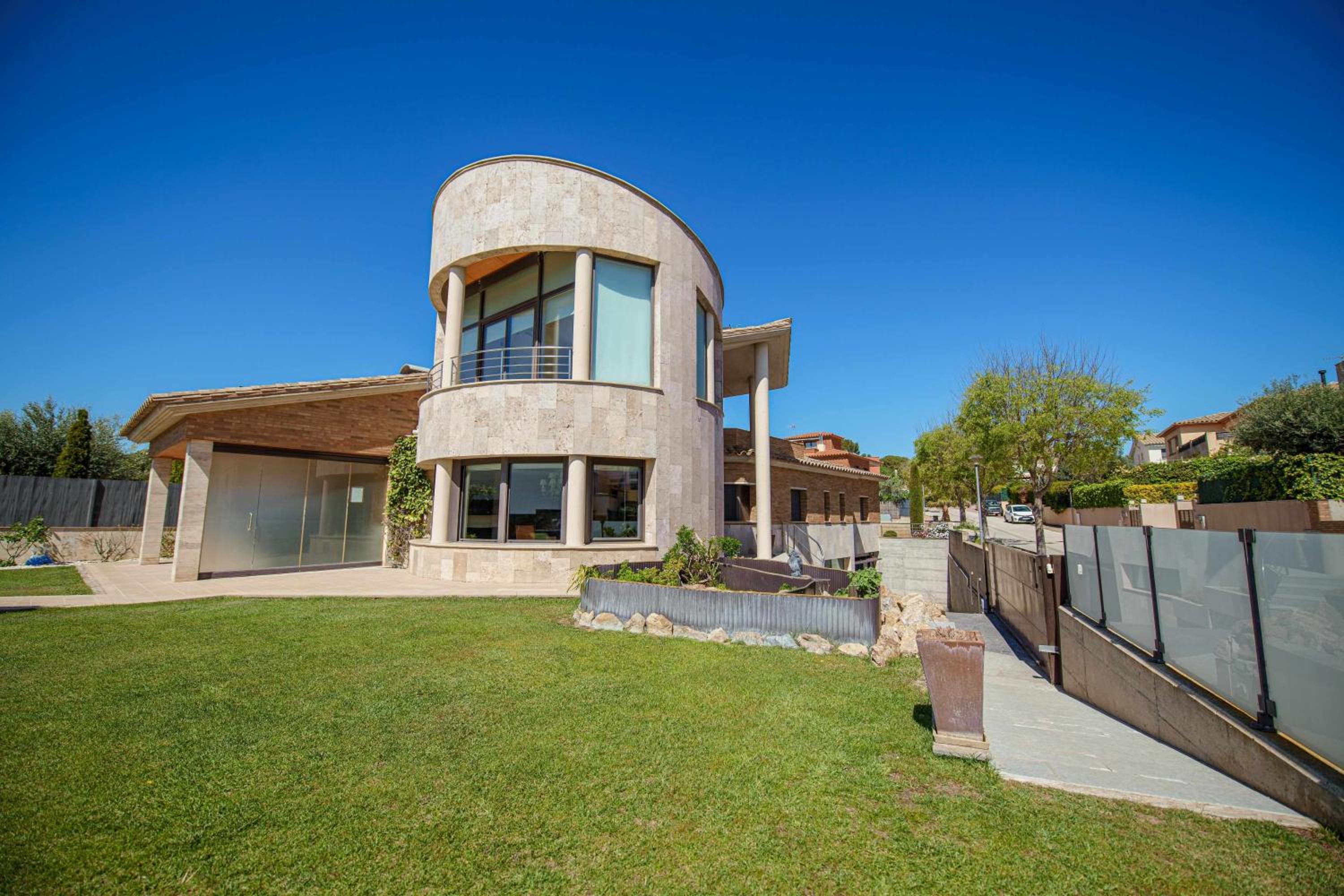 Casa La Vinya Alto Standing view 4