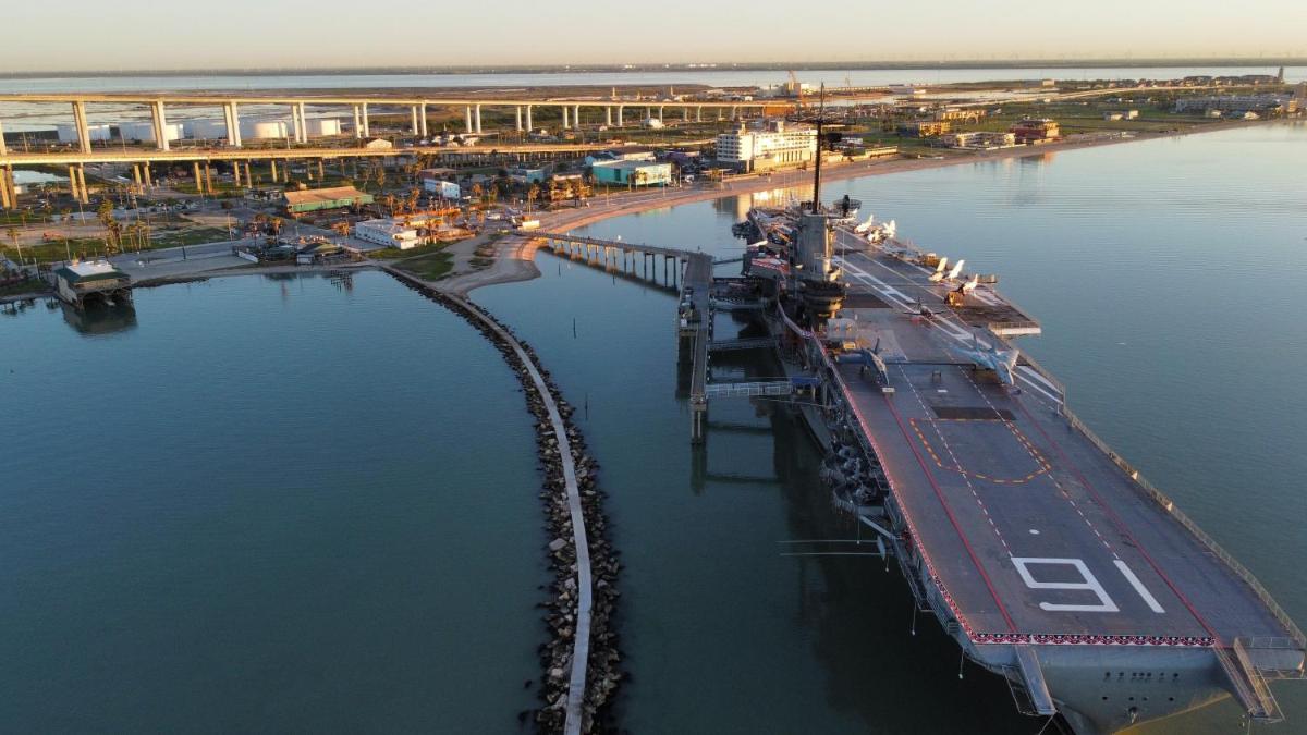 Hotel Capri Beach Hotel - Image 1