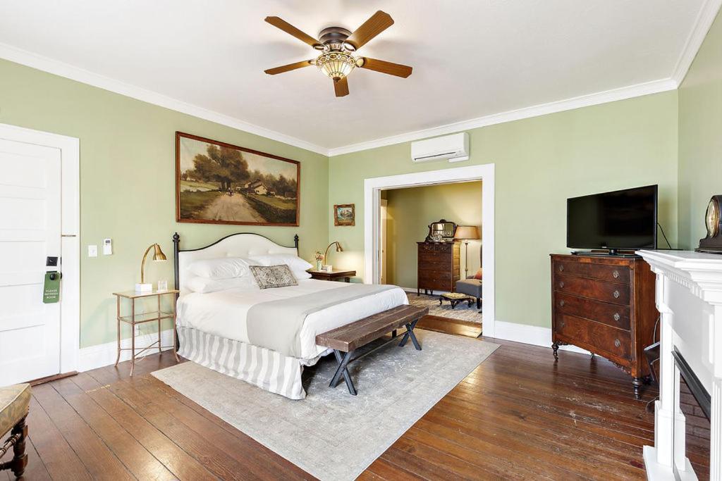Jacksonville Vacations - McCully House Inn - Property Image 51