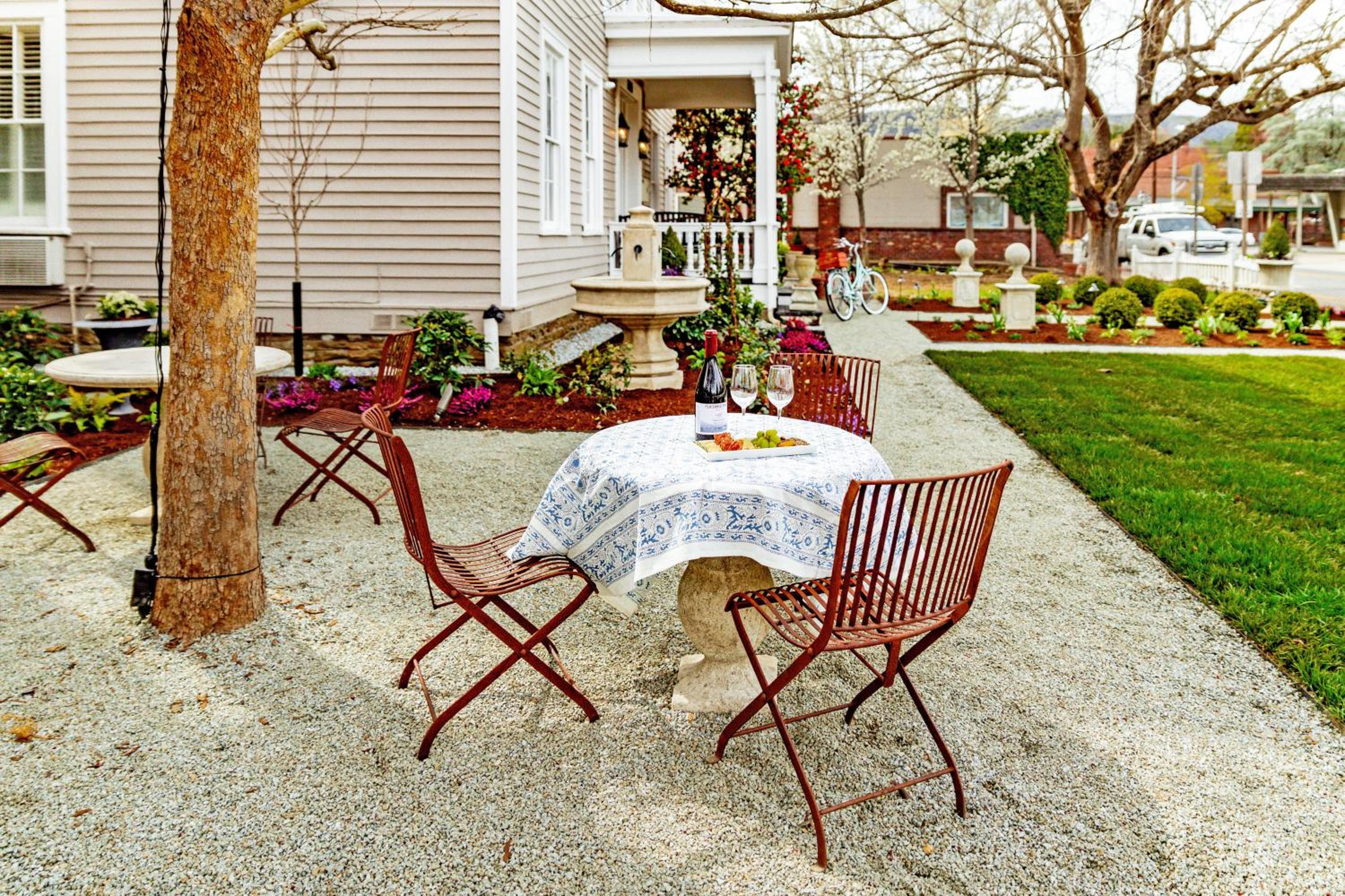 Jacksonville Vacations - McCully House Inn - Property Image 111