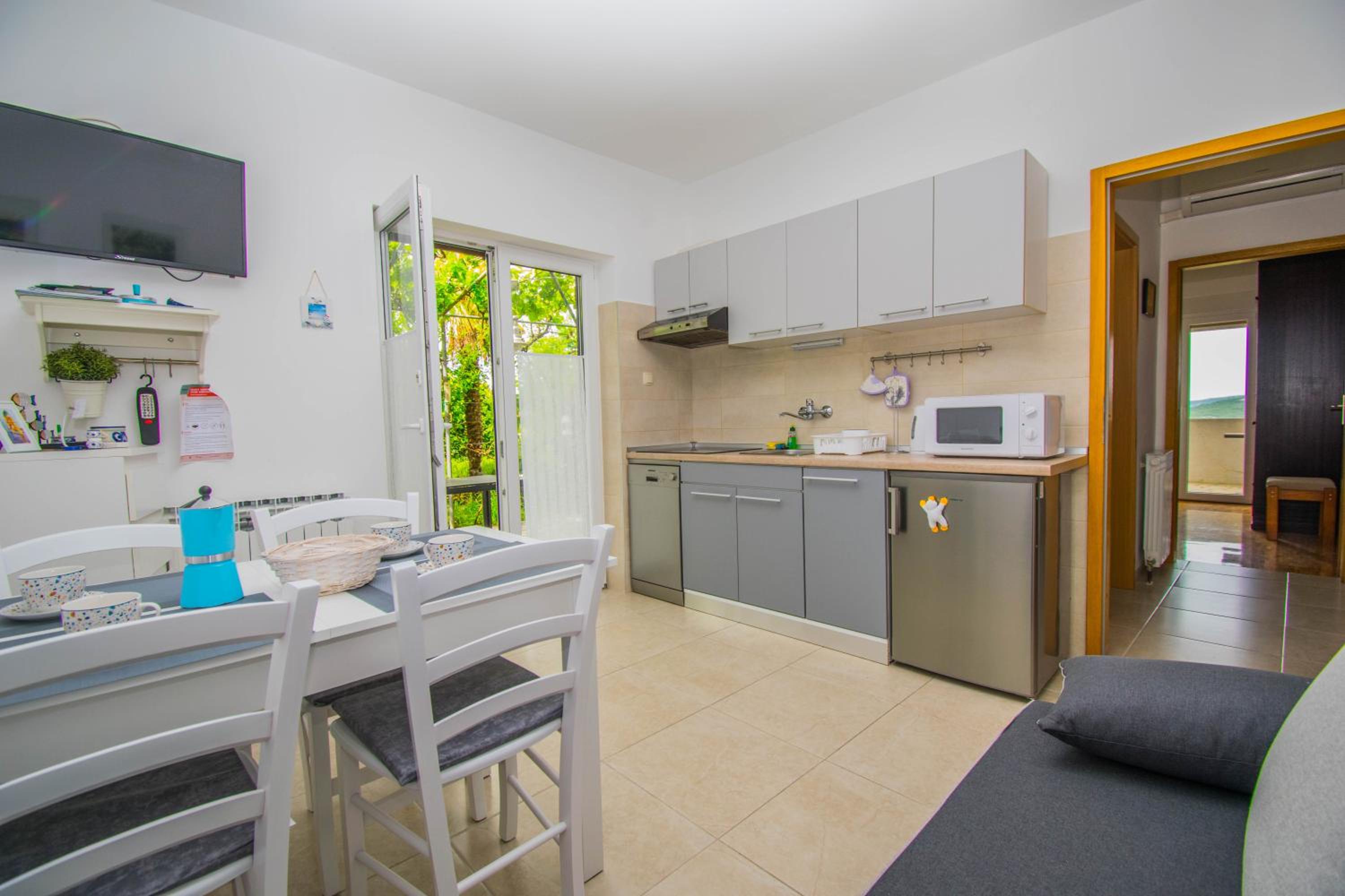 Apartments Ivanica and Mirela photo 4