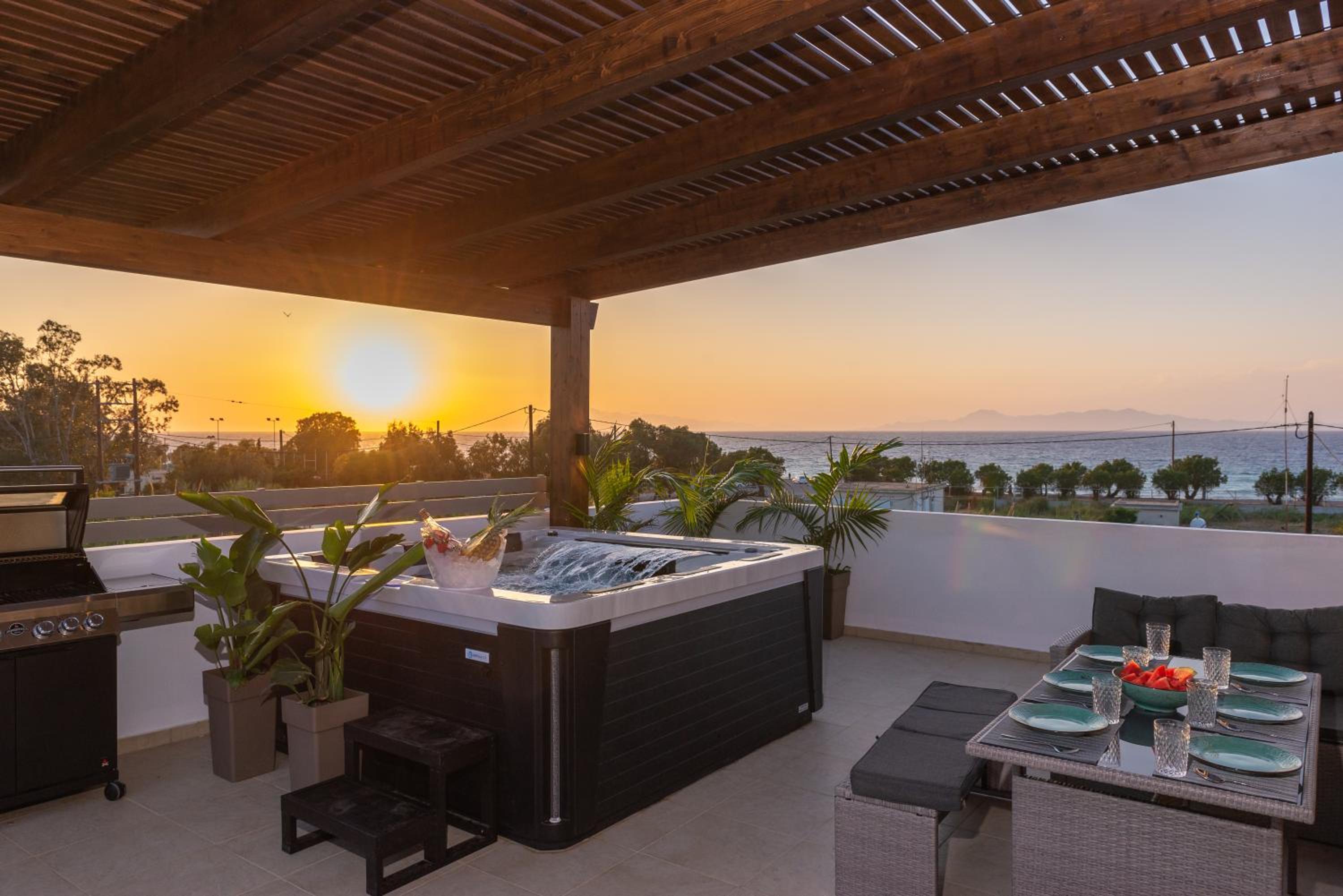 ODYSSEA Top View & Hot Jacuzzi Front Beach view 5