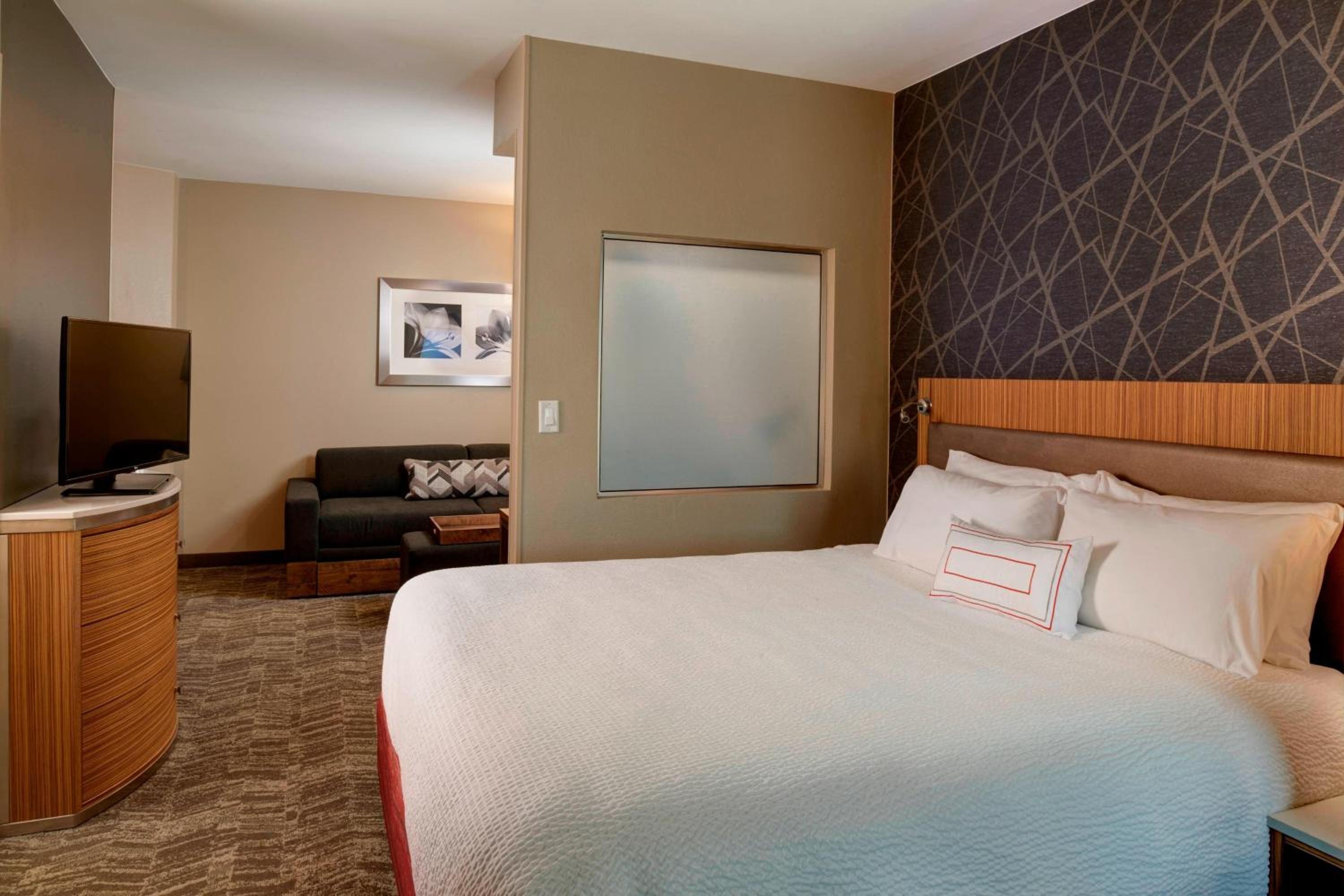 SpringHill Suites St. Louis Brentwood - Property Image 27