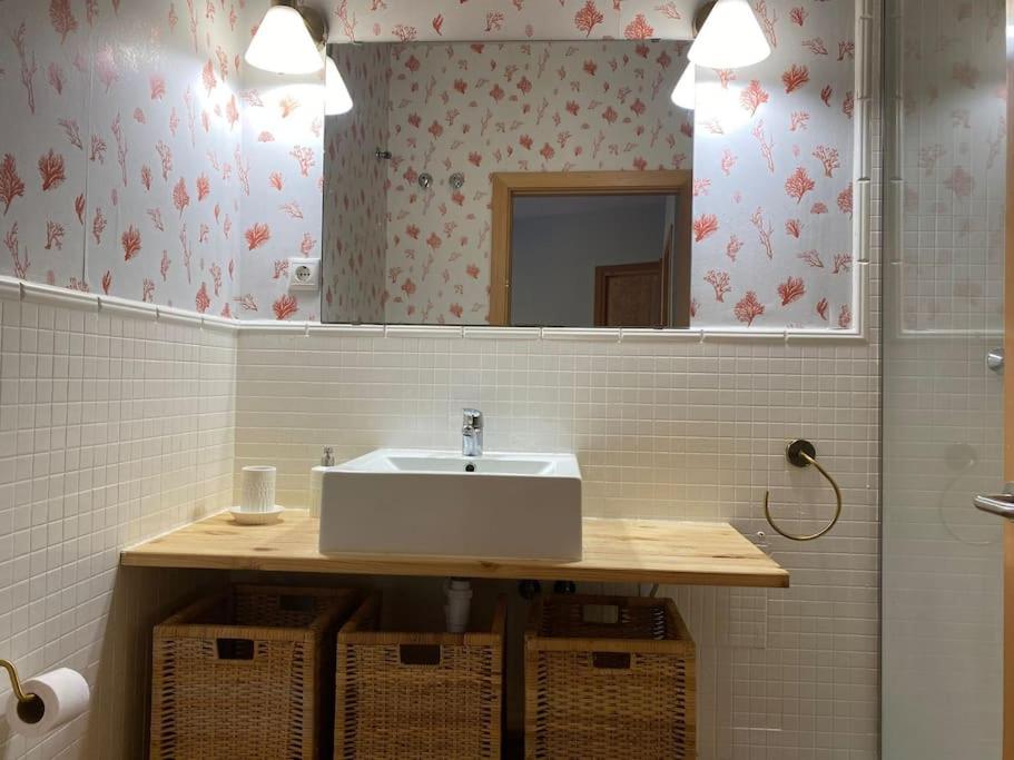 Apartamento primera linea de playa reformado en Las Redes