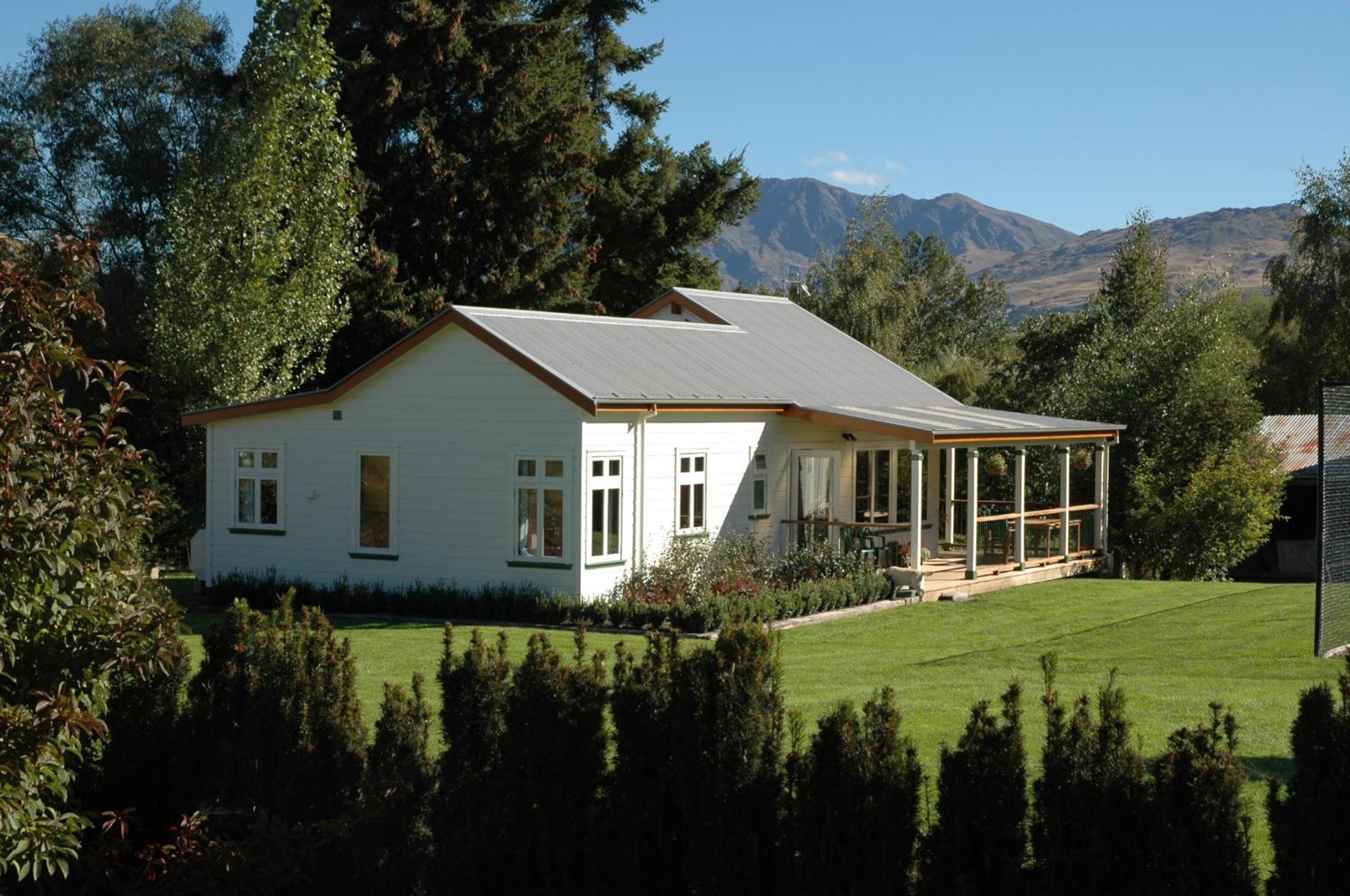 Resort Arrowtown view 3