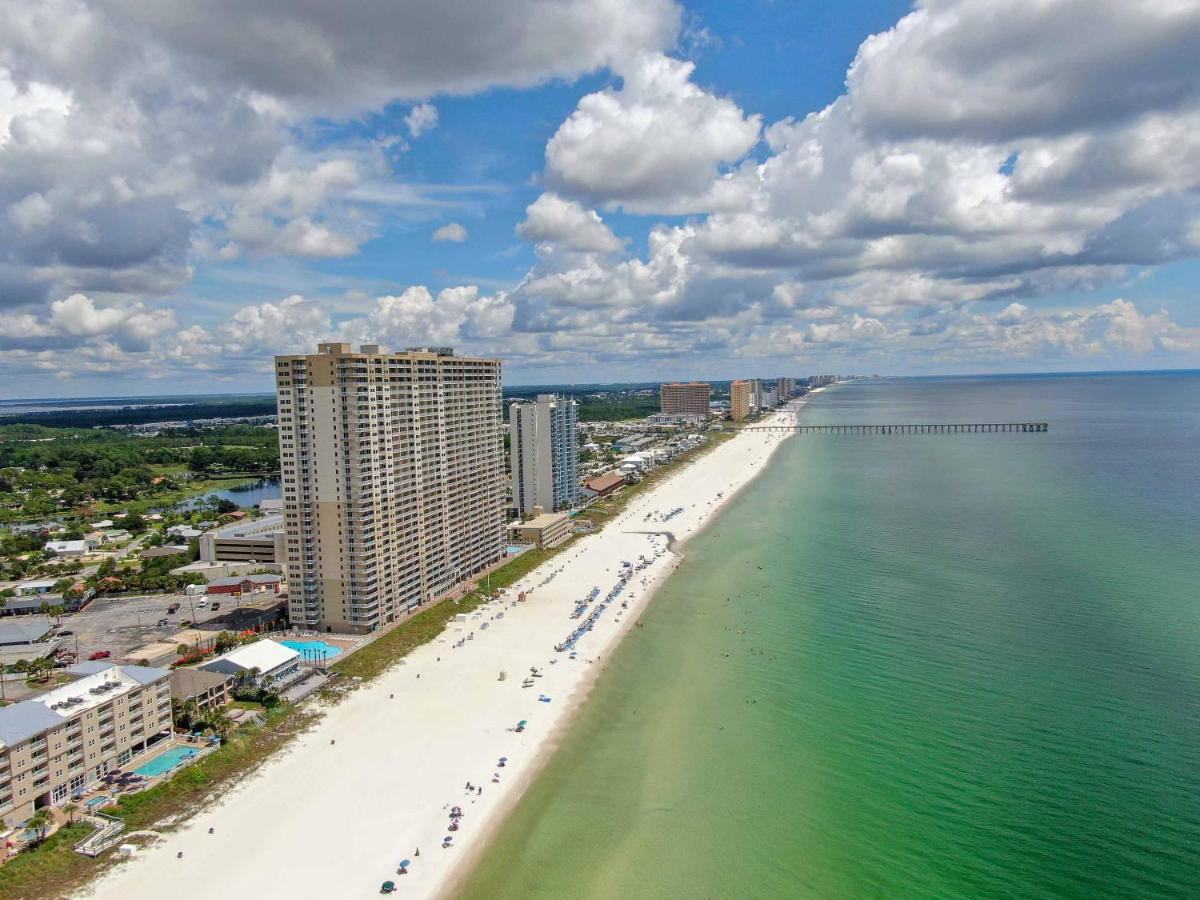 Hotel Beachfront Spacious Cozy Condo - Pools, Hot Hub, Spa - Walk to Pier Park in PCB