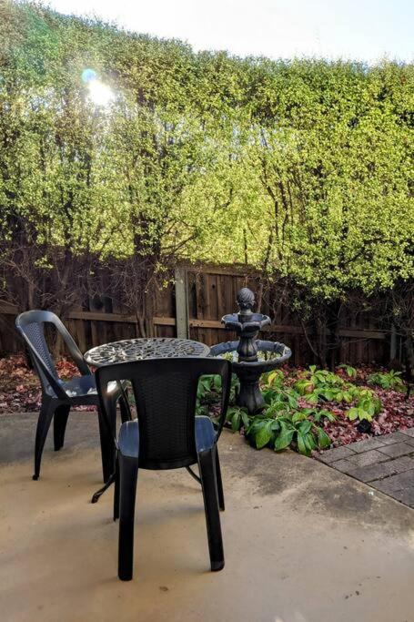 West Hobart self contained 1 bedroom studio walk to town