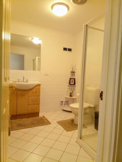 West Hobart self contained 1 bedroom studio walk to town