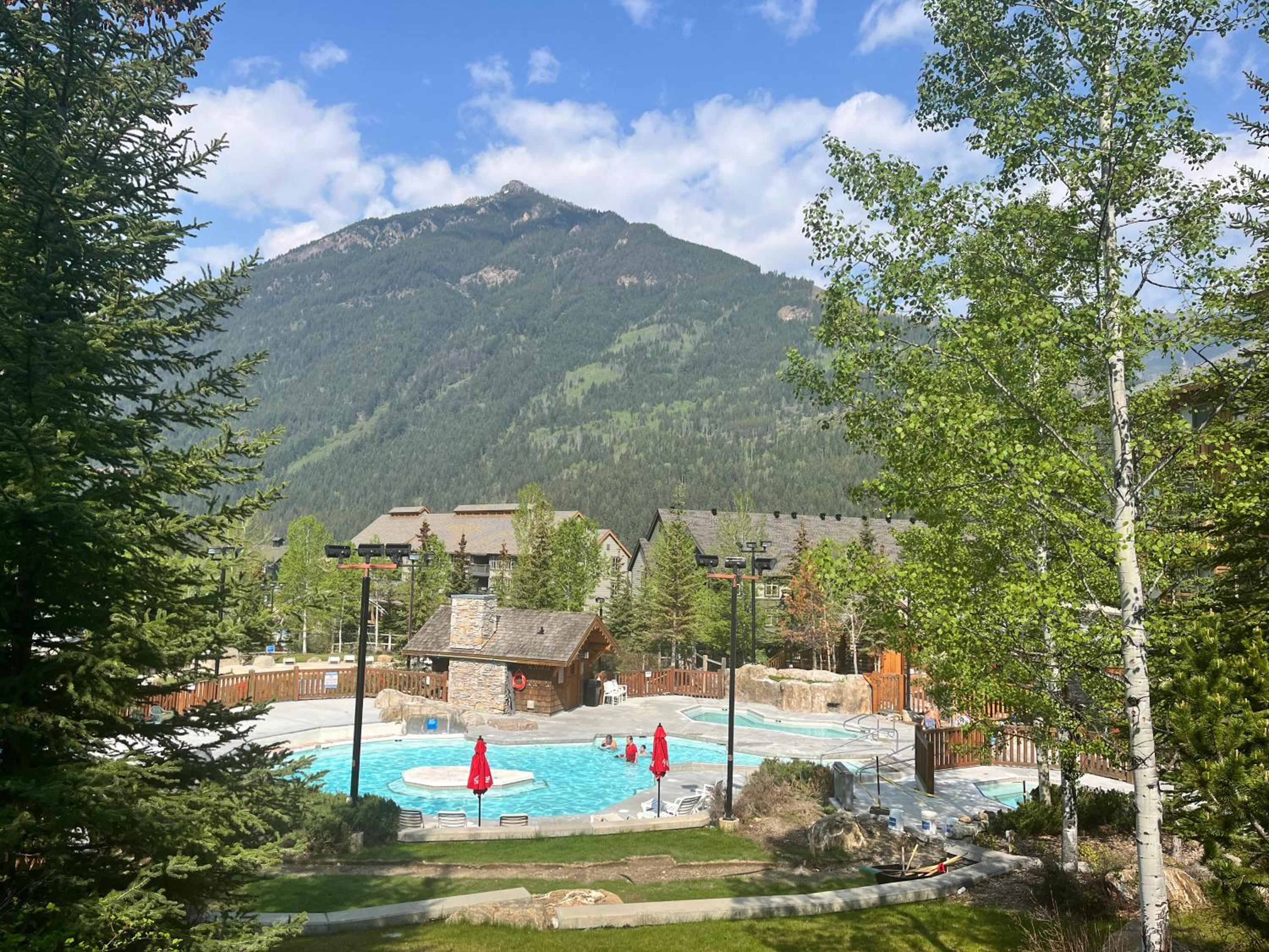 Perfect Ski or Bike in-out Hot Tub Pool