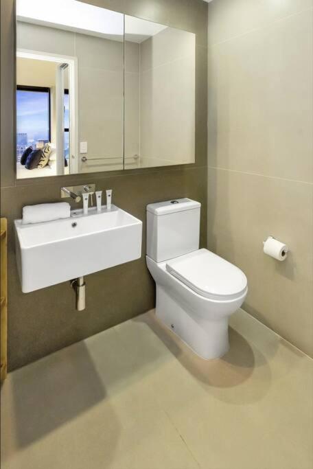 CBD Skyline 2 Bedroom Apartment