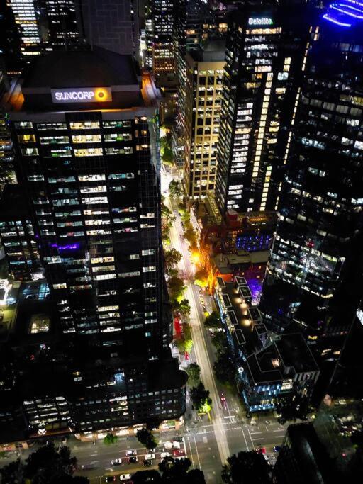 CBD Skyline 2 Bedroom Apartment