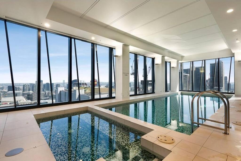 CBD Skyline 2 Bedroom Apartment