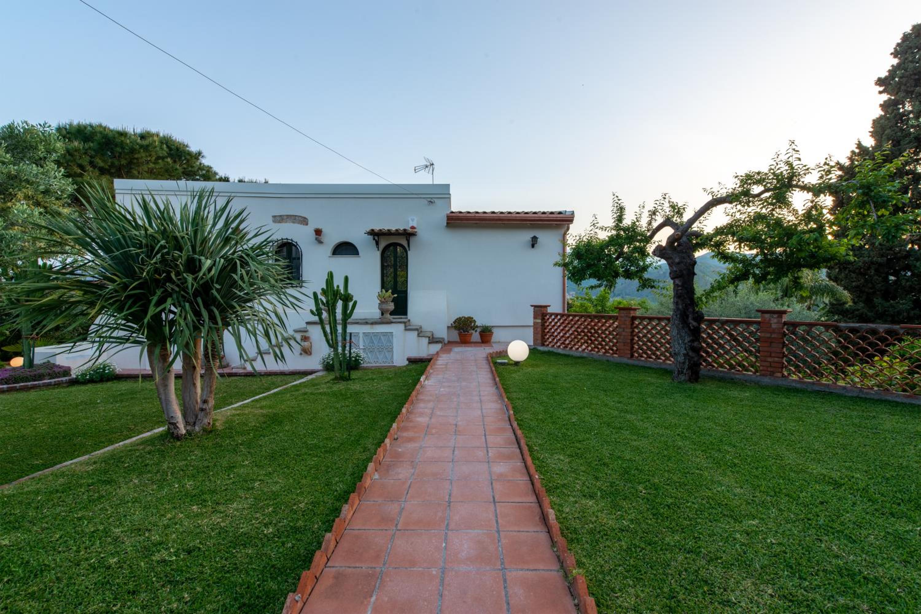 Villa with pool & jacuzzi view 2