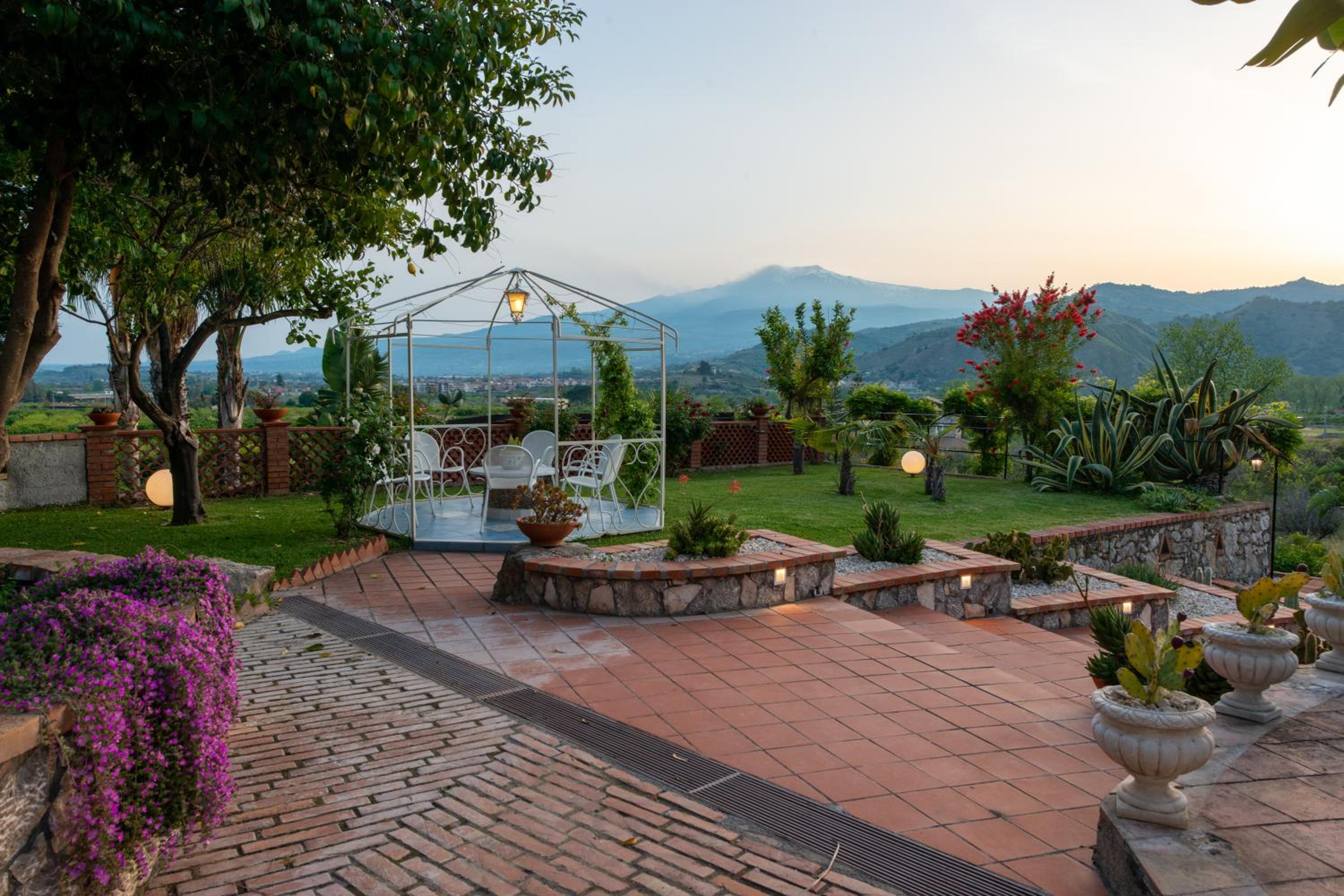 Villa with pool & jacuzzi view 4