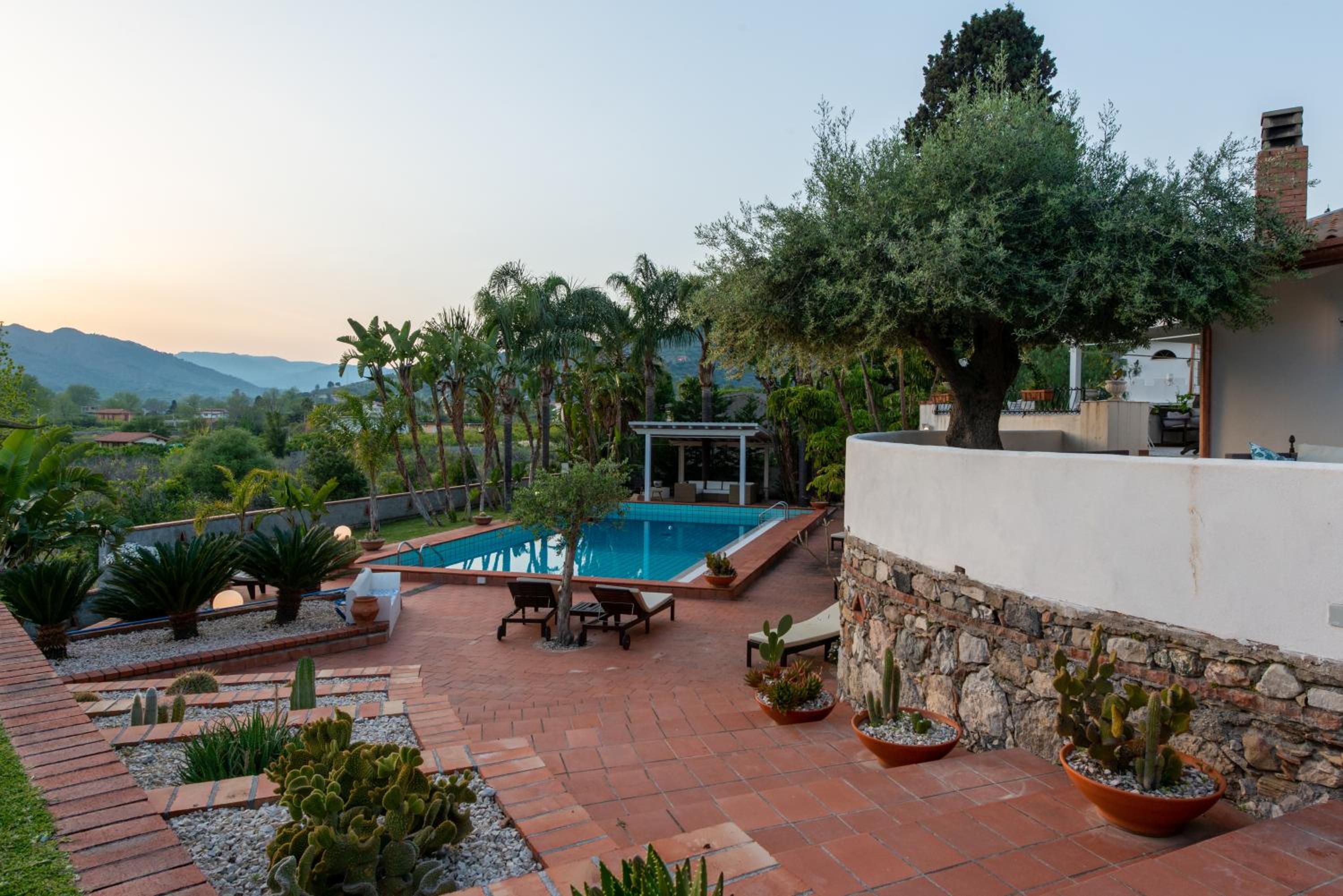 Villa with pool & jacuzzi view 3
