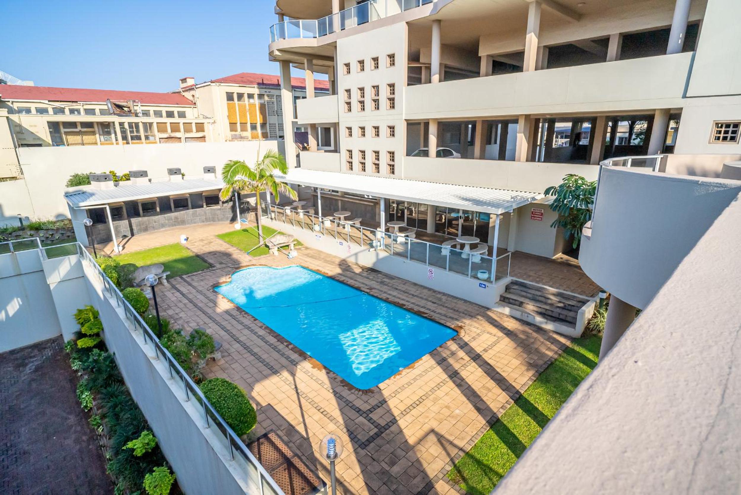 Breathtaking sea view apartment-Margate RSA view 3