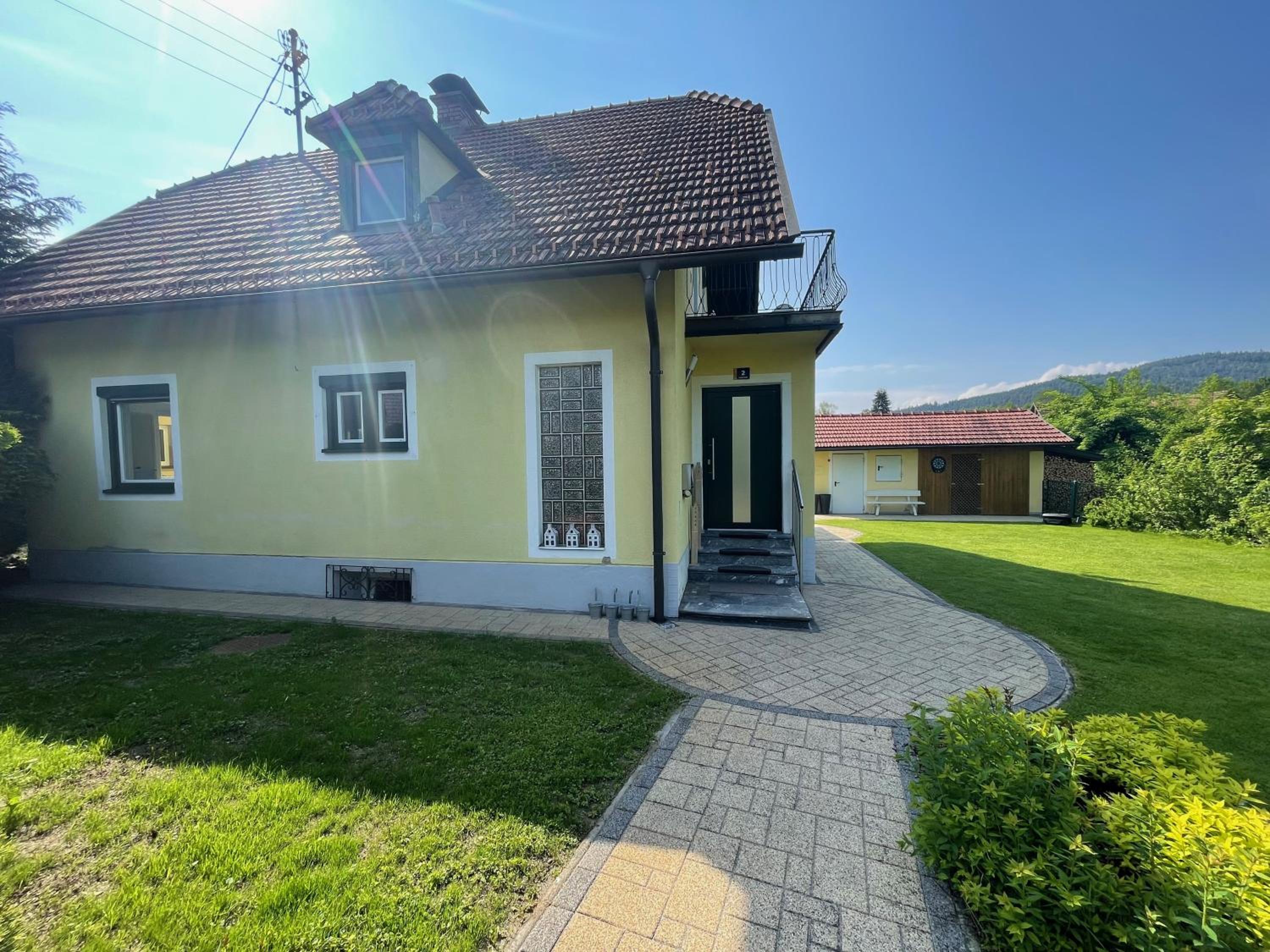 APARTMENT Schlossbergblick