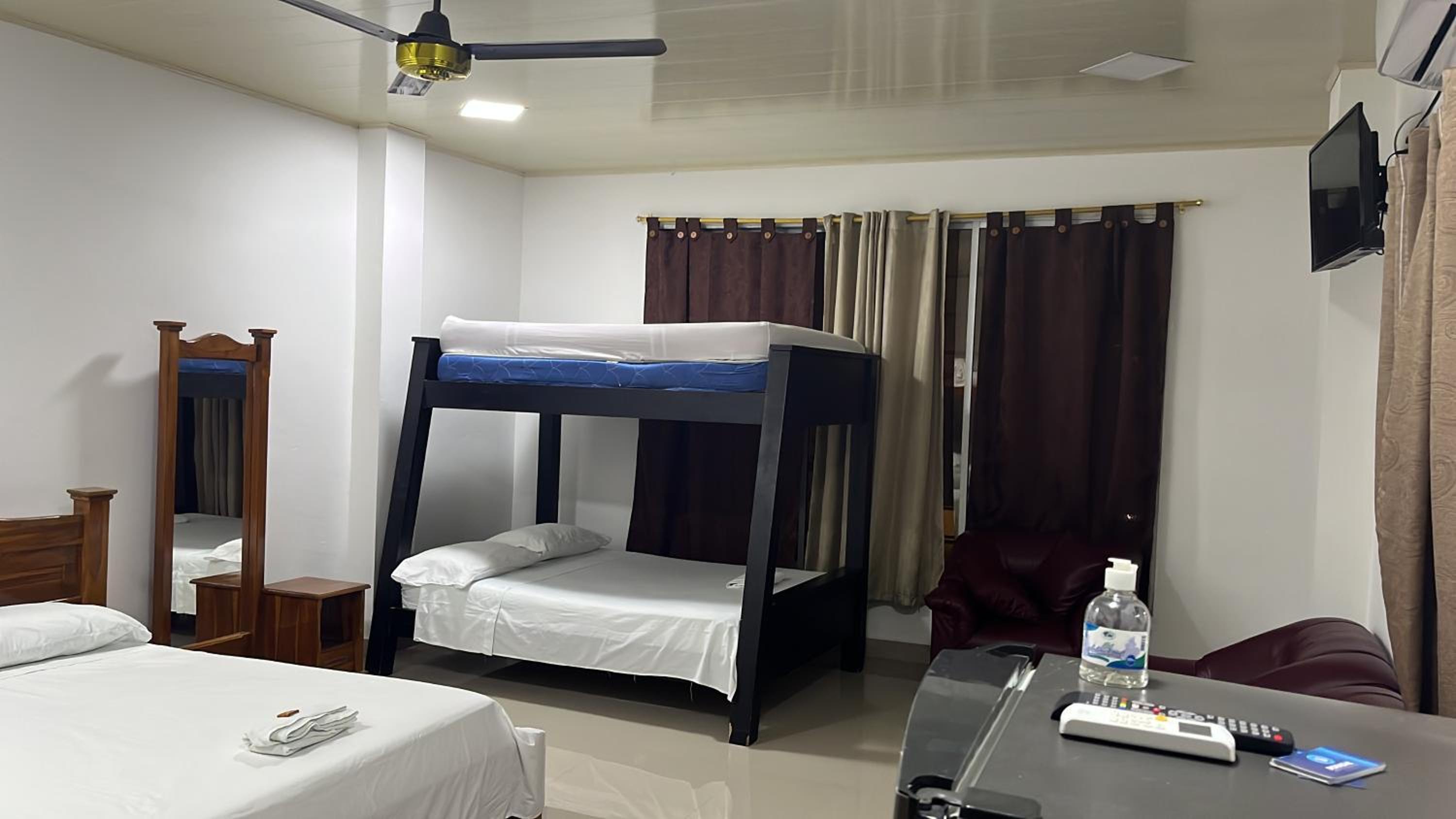 Habitación Familiar en Doradal