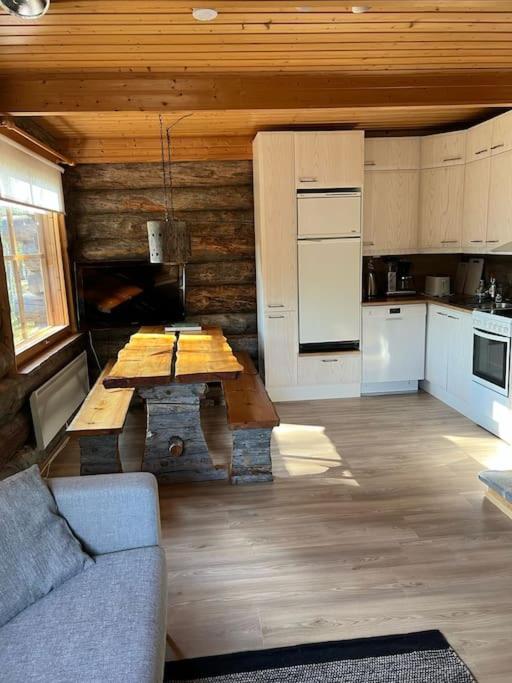 Rauhallinen kelohuoneisto lähellä palveluita, Peacefull Log apartment at Ylläs