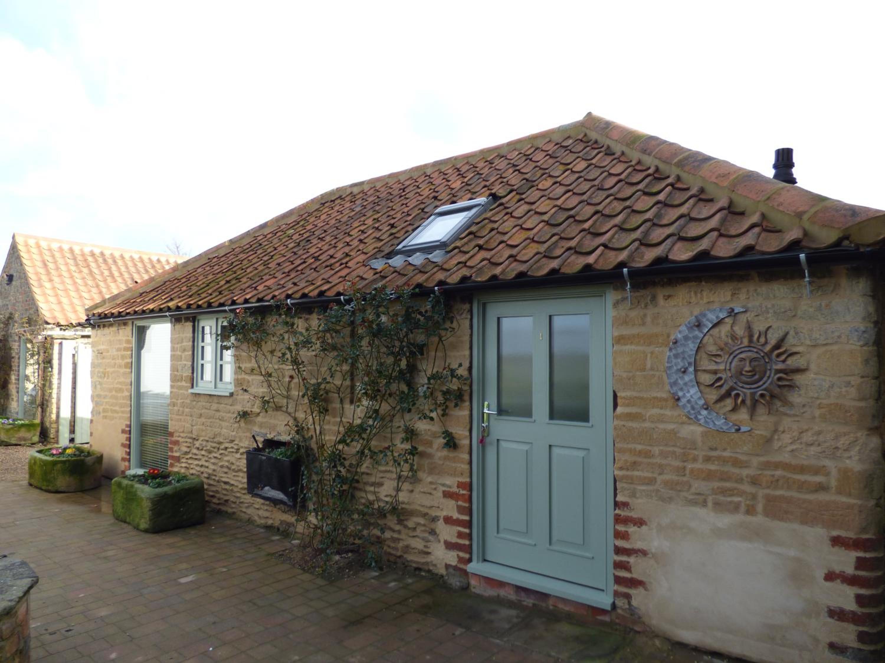 Cosy Studio Cottage view 4